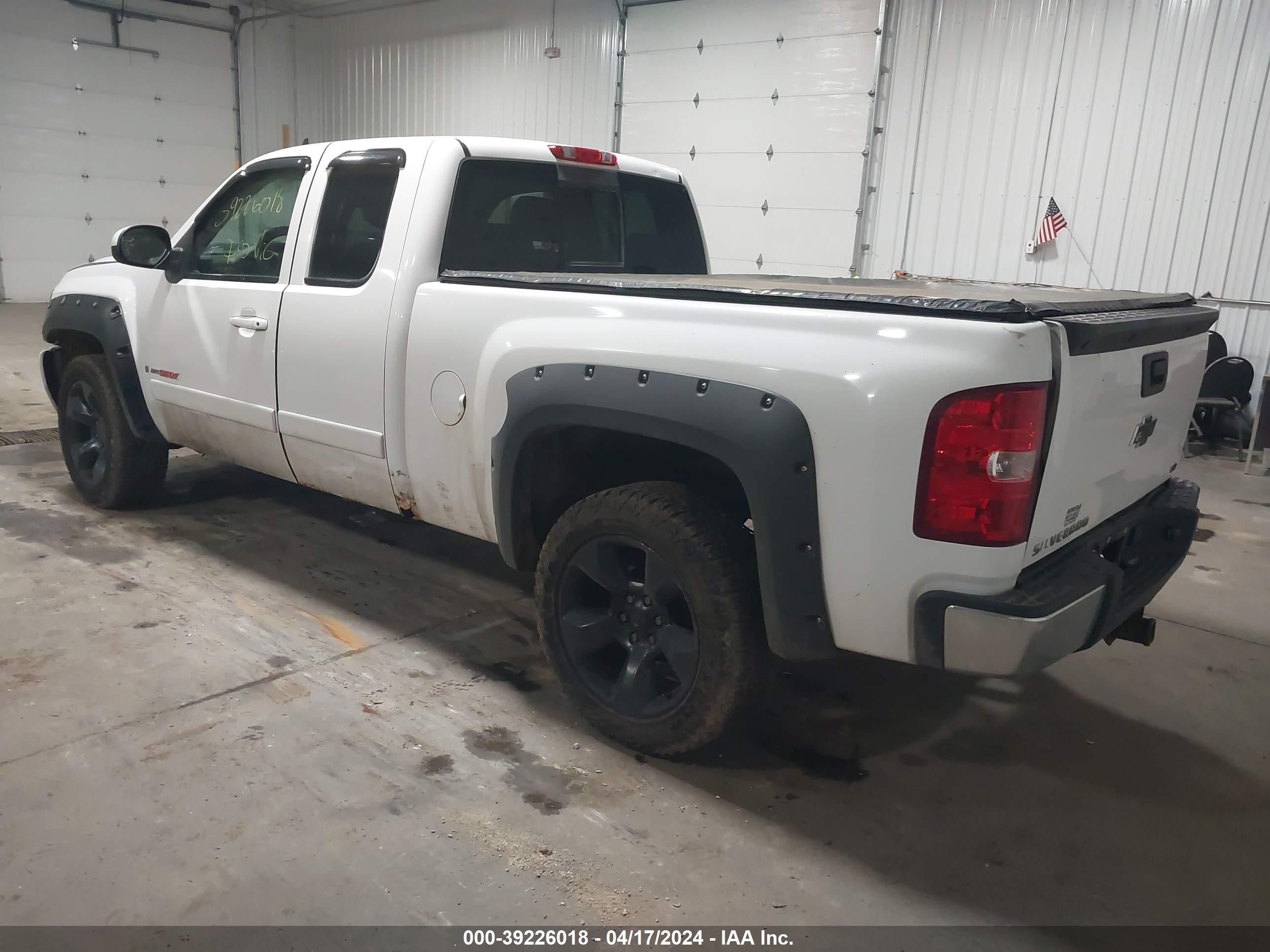 Photo 2 VIN: 1GCEK19Y27Z596586 - CHEVROLET SILVERADO 