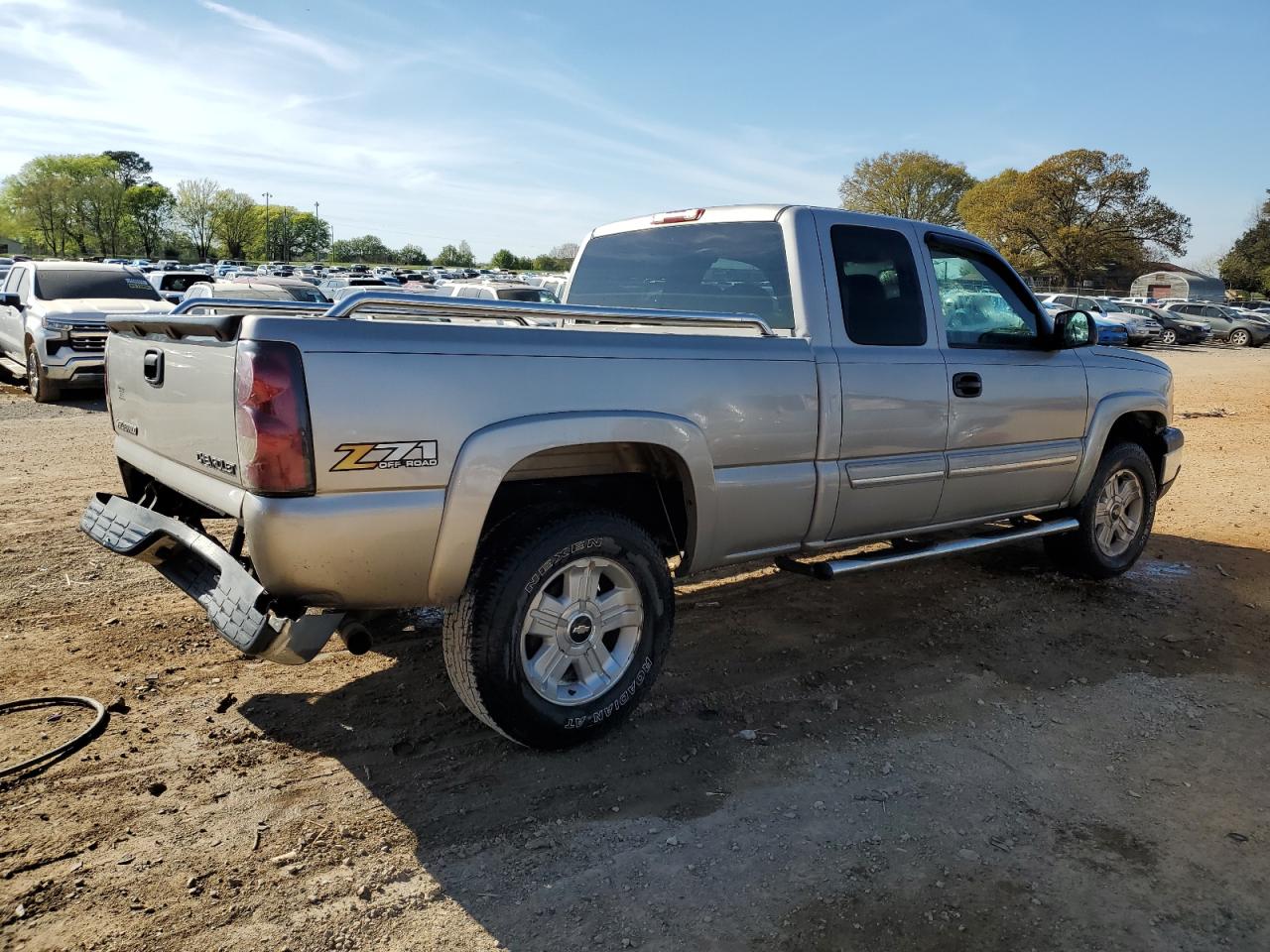 Photo 2 VIN: 1GCEK19Z25Z139055 - CHEVROLET SILVERADO 