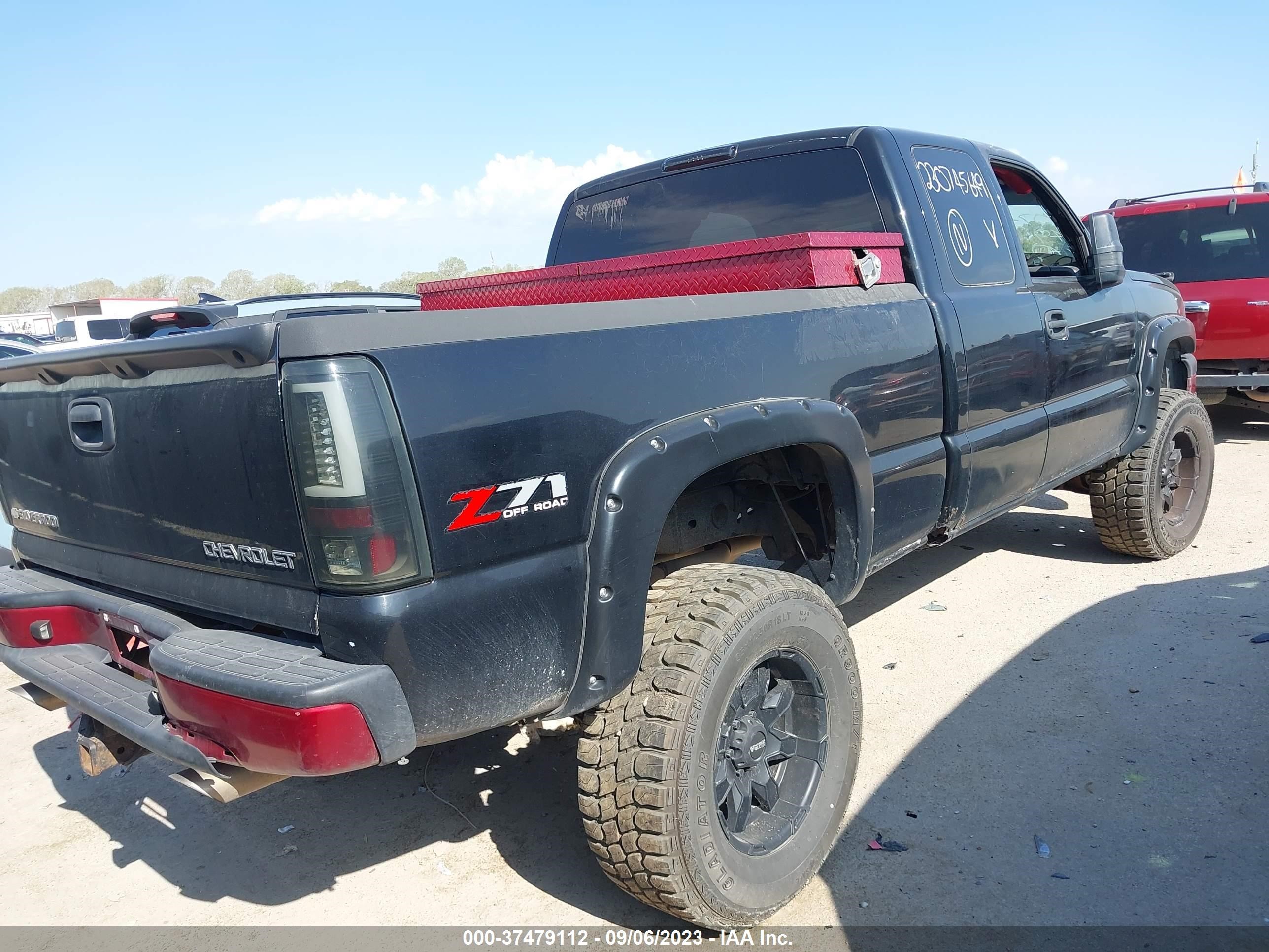 Photo 3 VIN: 1GCEK19Z25Z204163 - CHEVROLET SILVERADO 