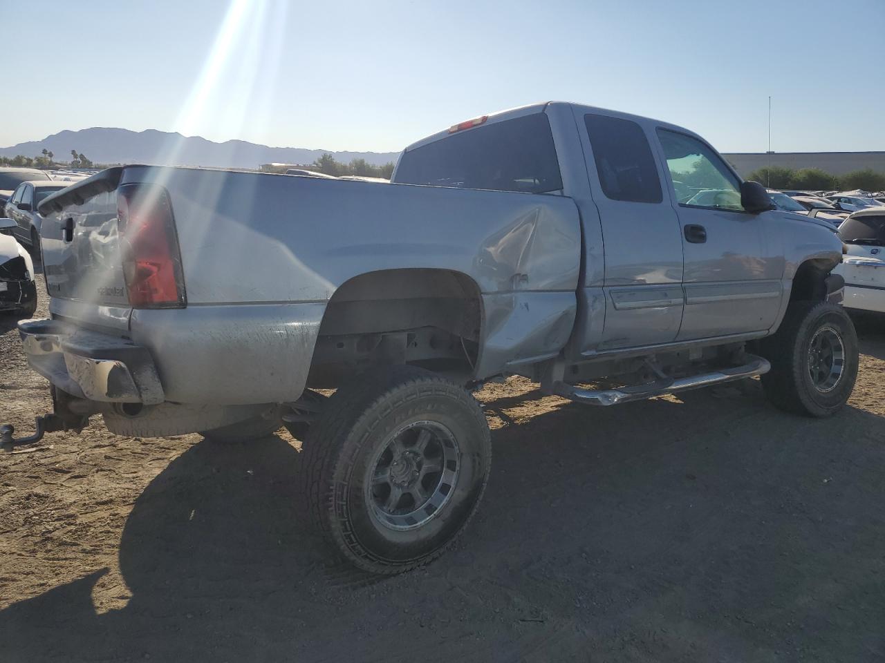 Photo 2 VIN: 1GCEK19Z85Z197249 - CHEVROLET SILVERADO 