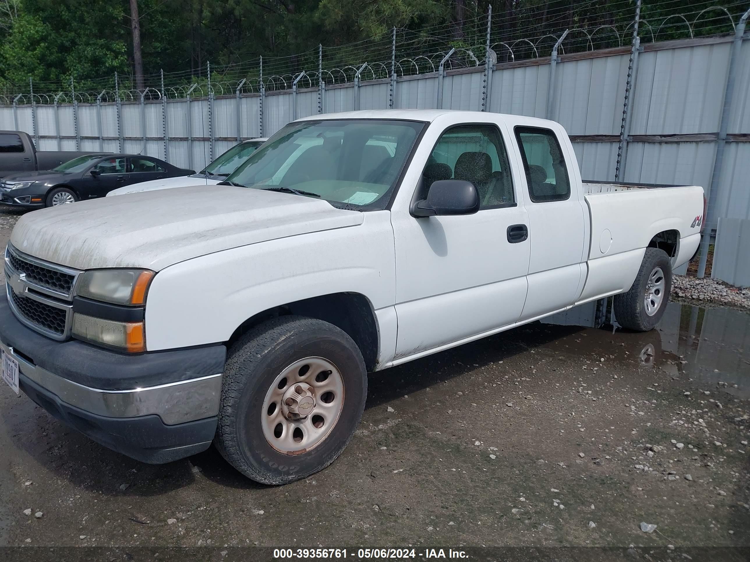 Photo 1 VIN: 1GCEK19Z96E253823 - CHEVROLET SILVERADO 