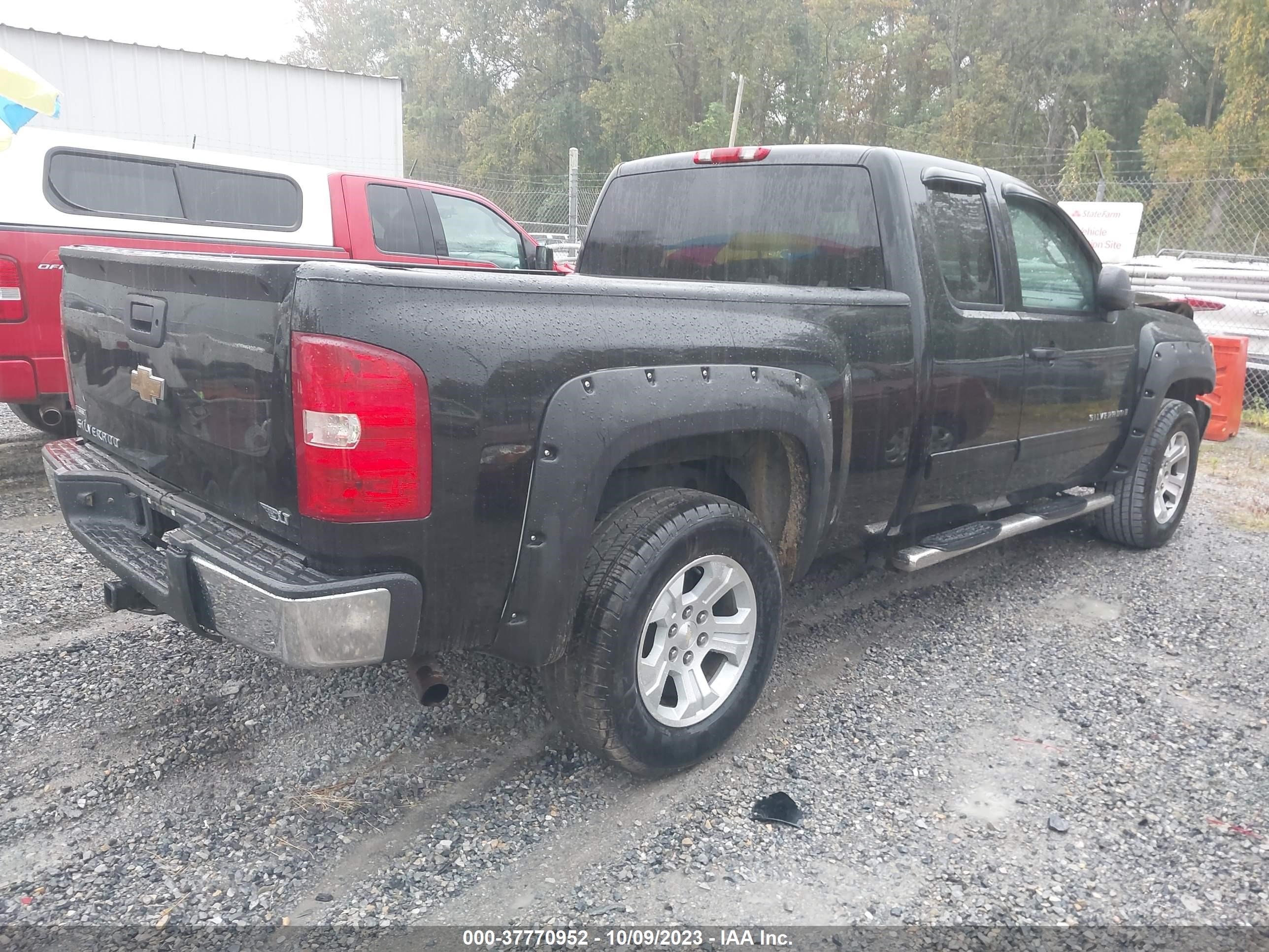 Photo 3 VIN: 1GCEK29009Z183133 - CHEVROLET SILVERADO 