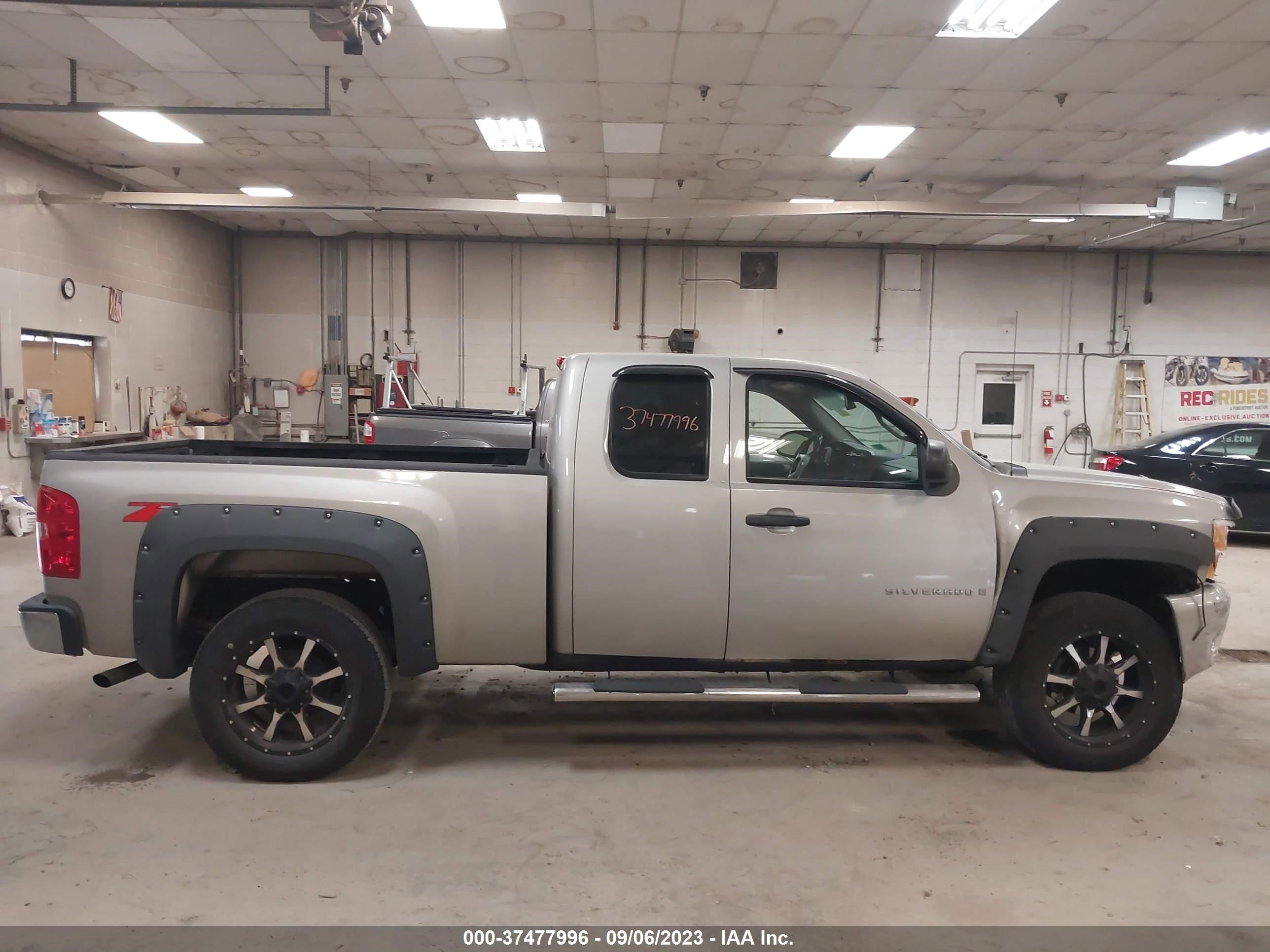 Photo 13 VIN: 1GCEK29059Z180387 - CHEVROLET SILVERADO 