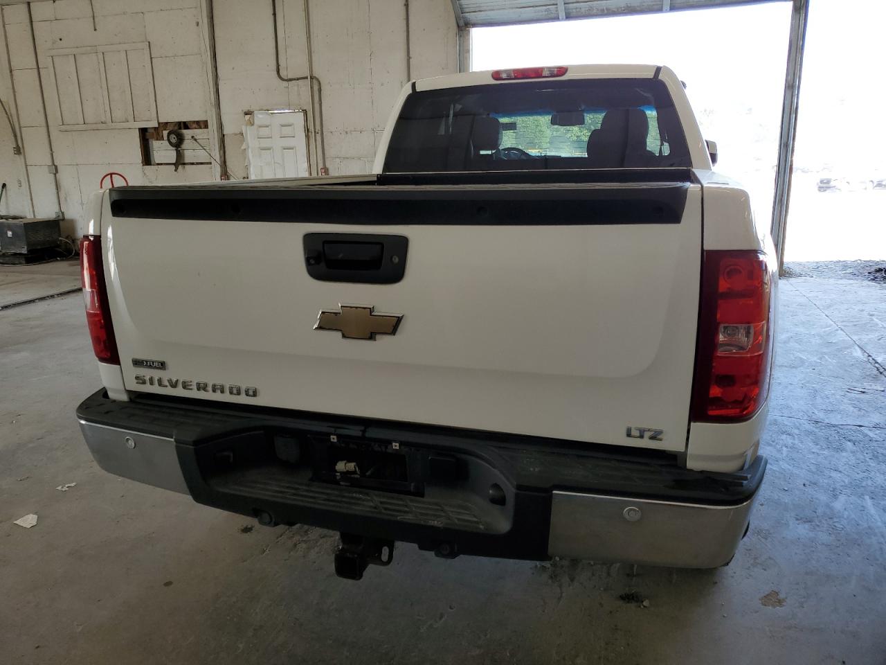 Photo 5 VIN: 1GCEK390X9Z252321 - CHEVROLET SILVERADO 