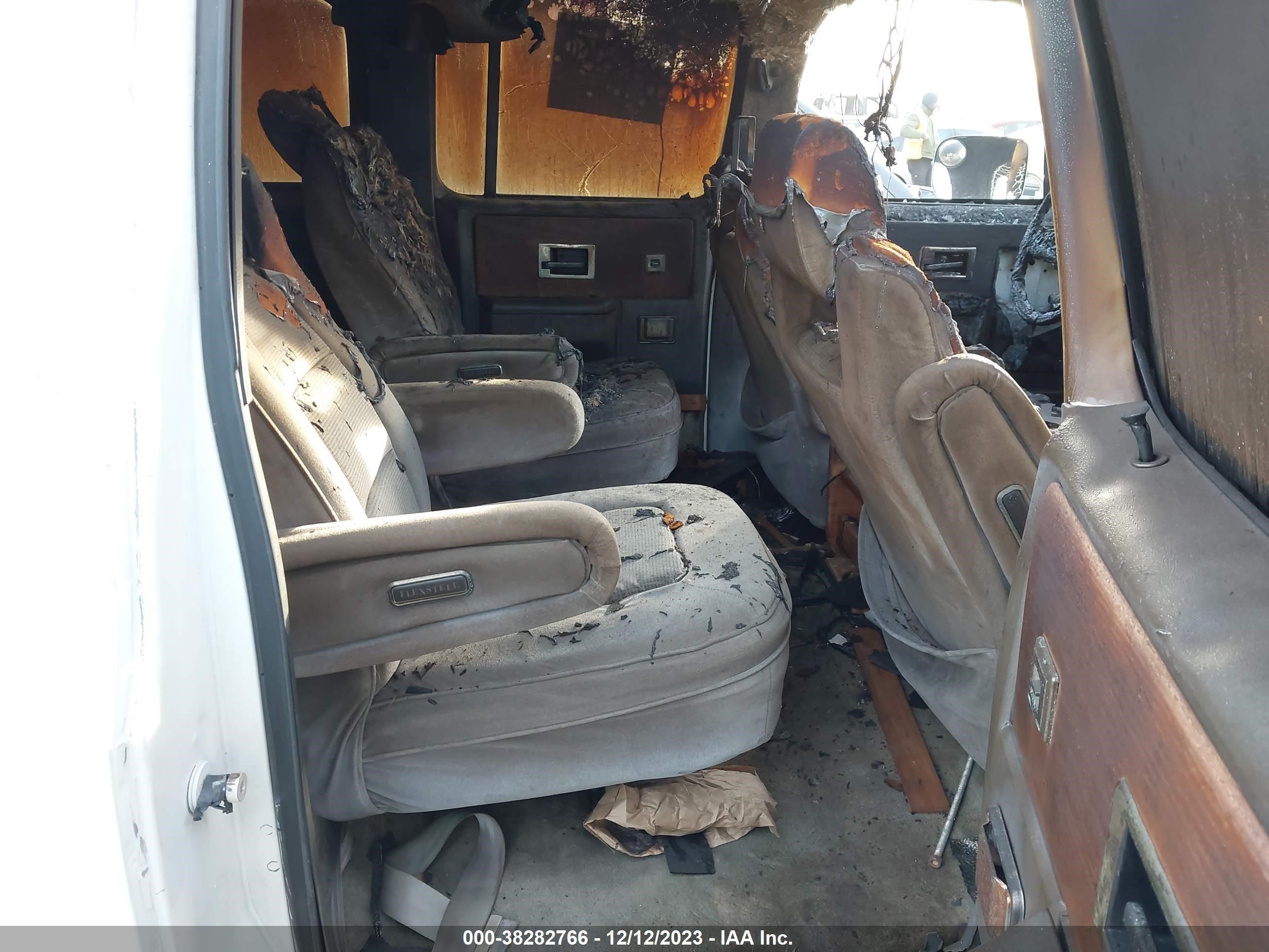 Photo 7 VIN: 1GCER16K1KF118200 - CHEVROLET SUBURBAN 