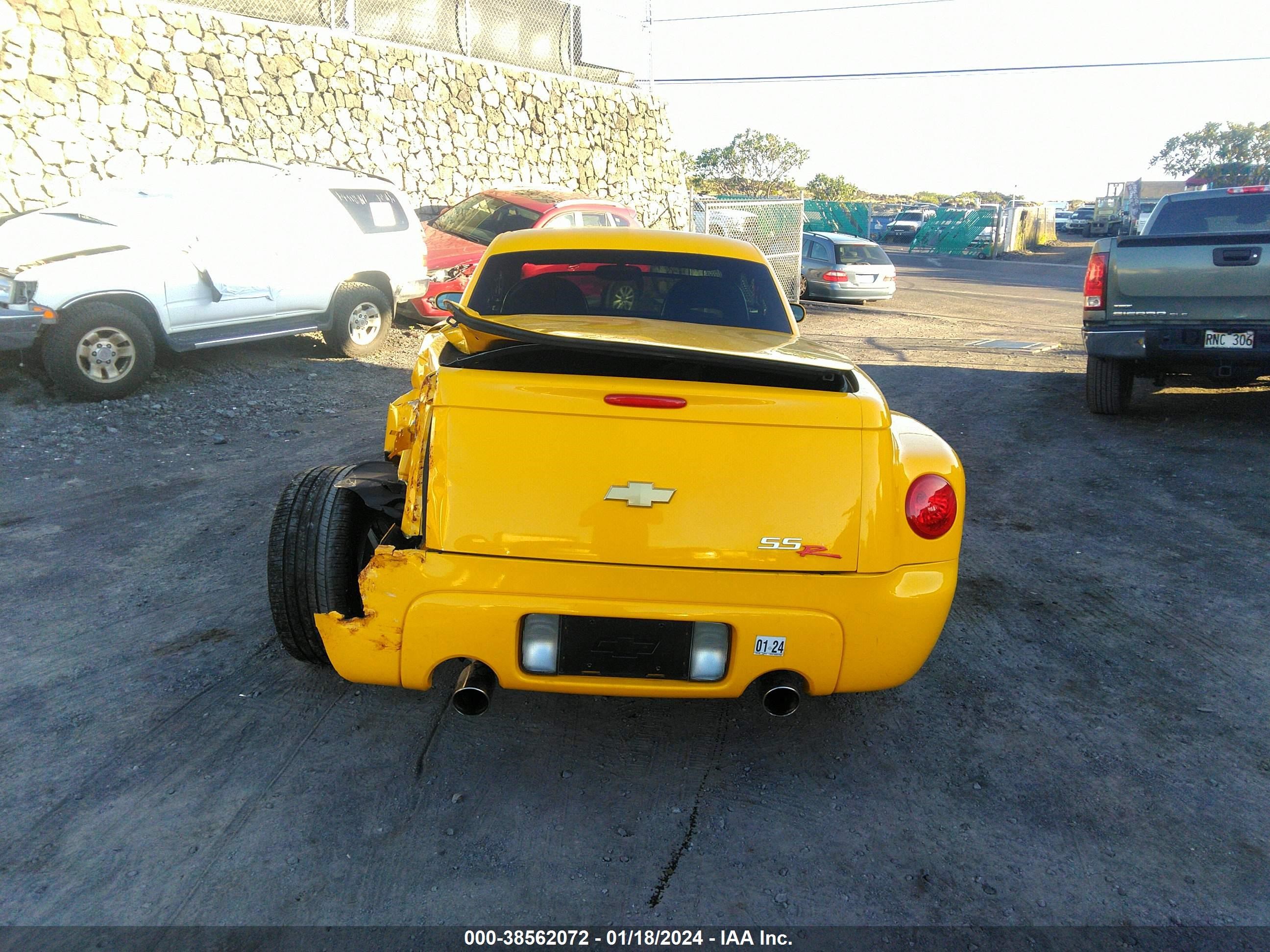 Photo 15 VIN: 1GCES14H86B123385 - CHEVROLET SSR 