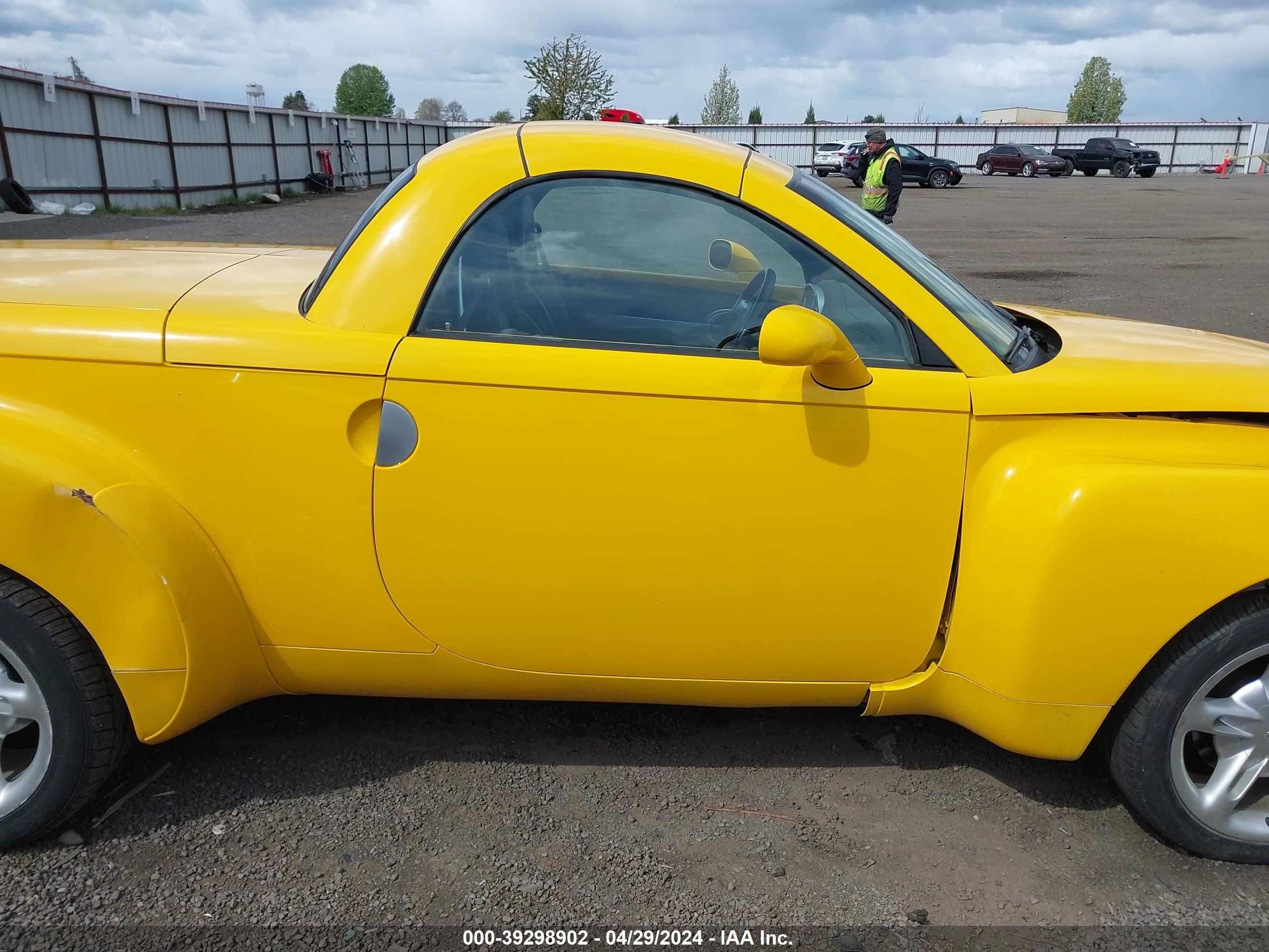 Photo 12 VIN: 1GCES14P23B103006 - CHEVROLET SSR 