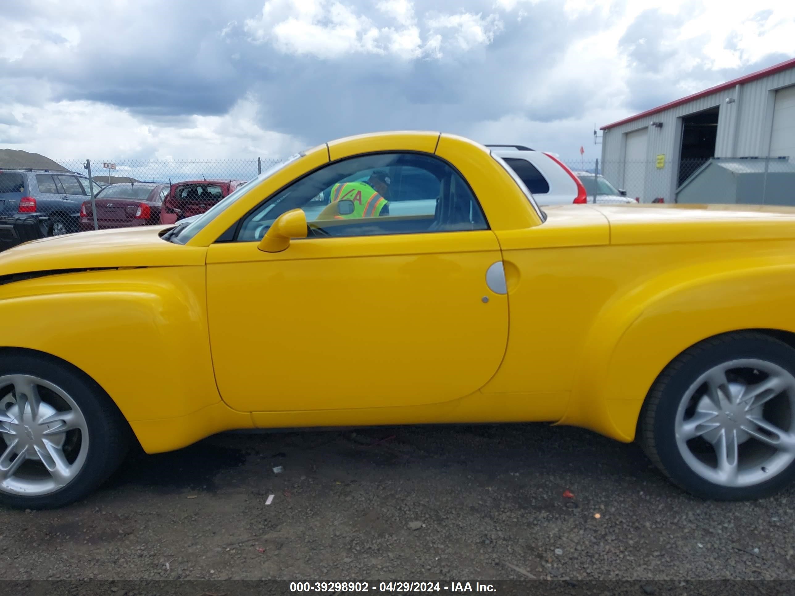 Photo 13 VIN: 1GCES14P23B103006 - CHEVROLET SSR 