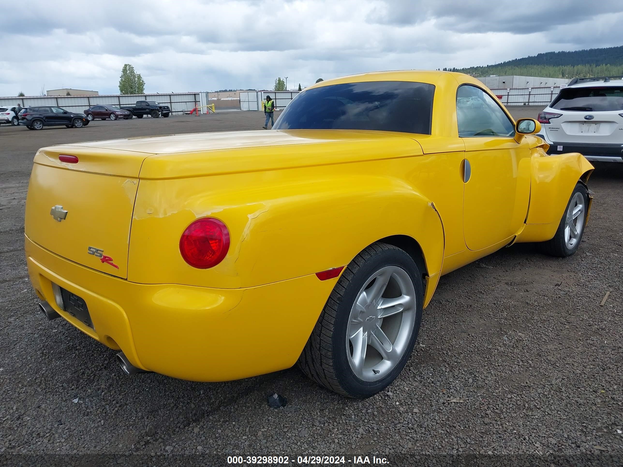 Photo 3 VIN: 1GCES14P23B103006 - CHEVROLET SSR 