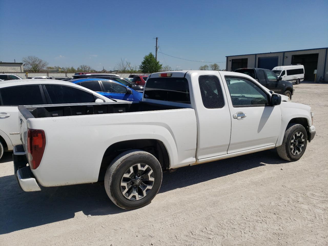 Photo 3 VIN: 1GCESBF98C8113136 - CHEVROLET COLORADO 