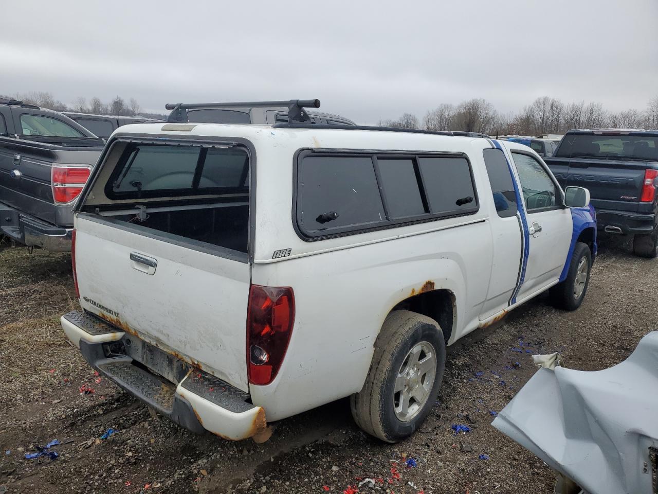 Photo 2 VIN: 1GCESCF92B8122015 - CHEVROLET COLORADO 