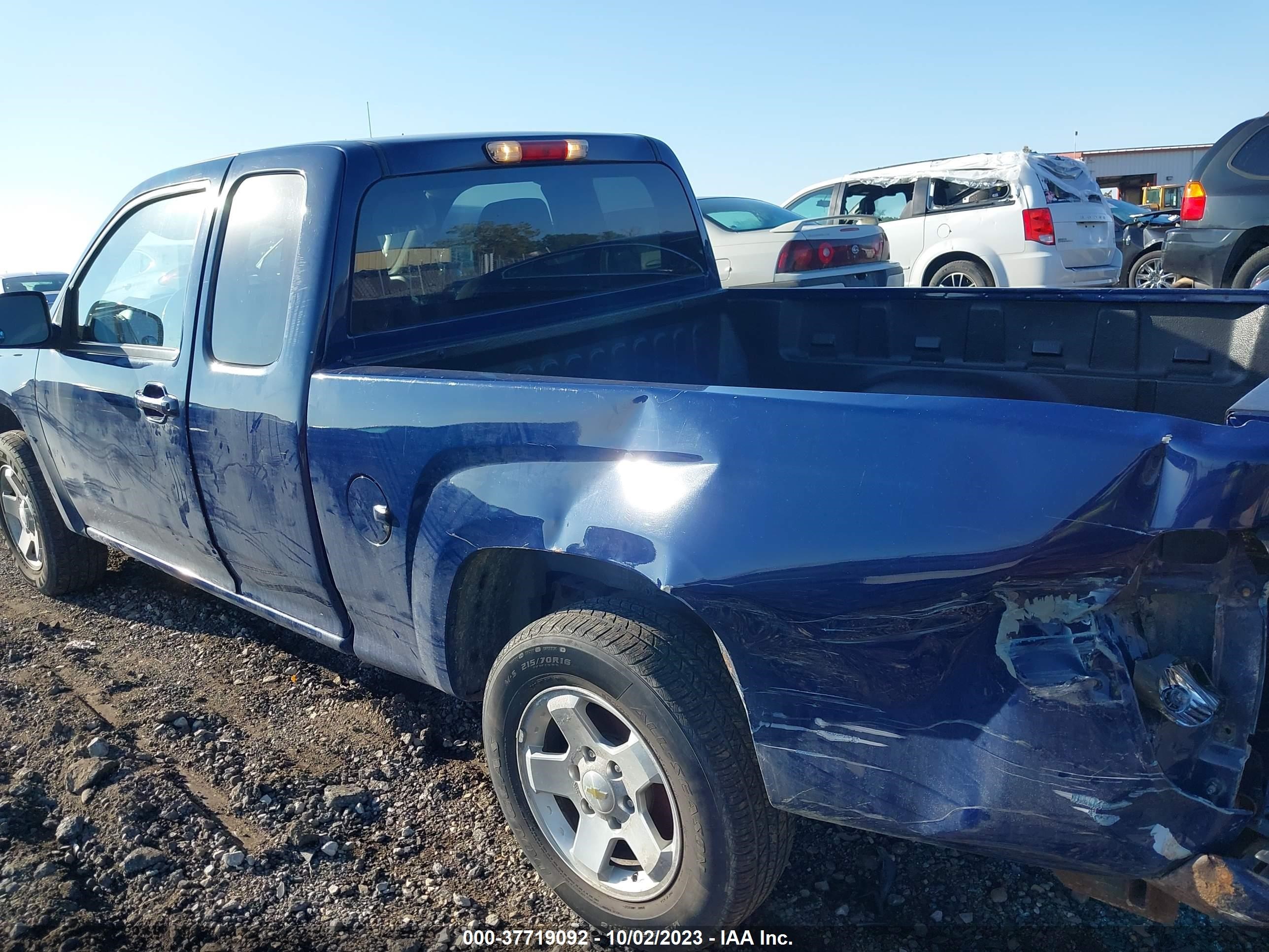 Photo 2 VIN: 1GCESCF98B8131303 - CHEVROLET COLORADO 