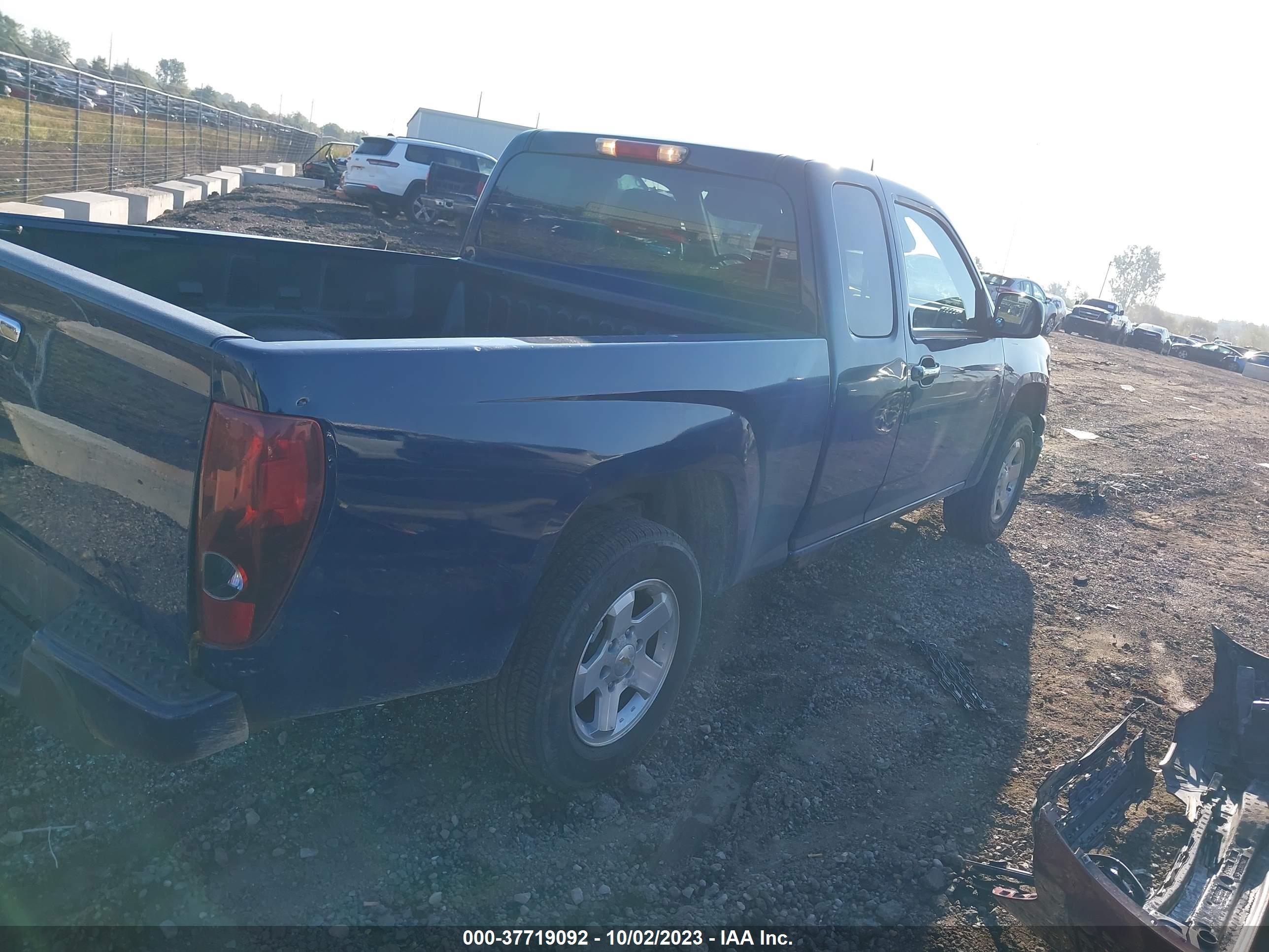 Photo 3 VIN: 1GCESCF98B8131303 - CHEVROLET COLORADO 