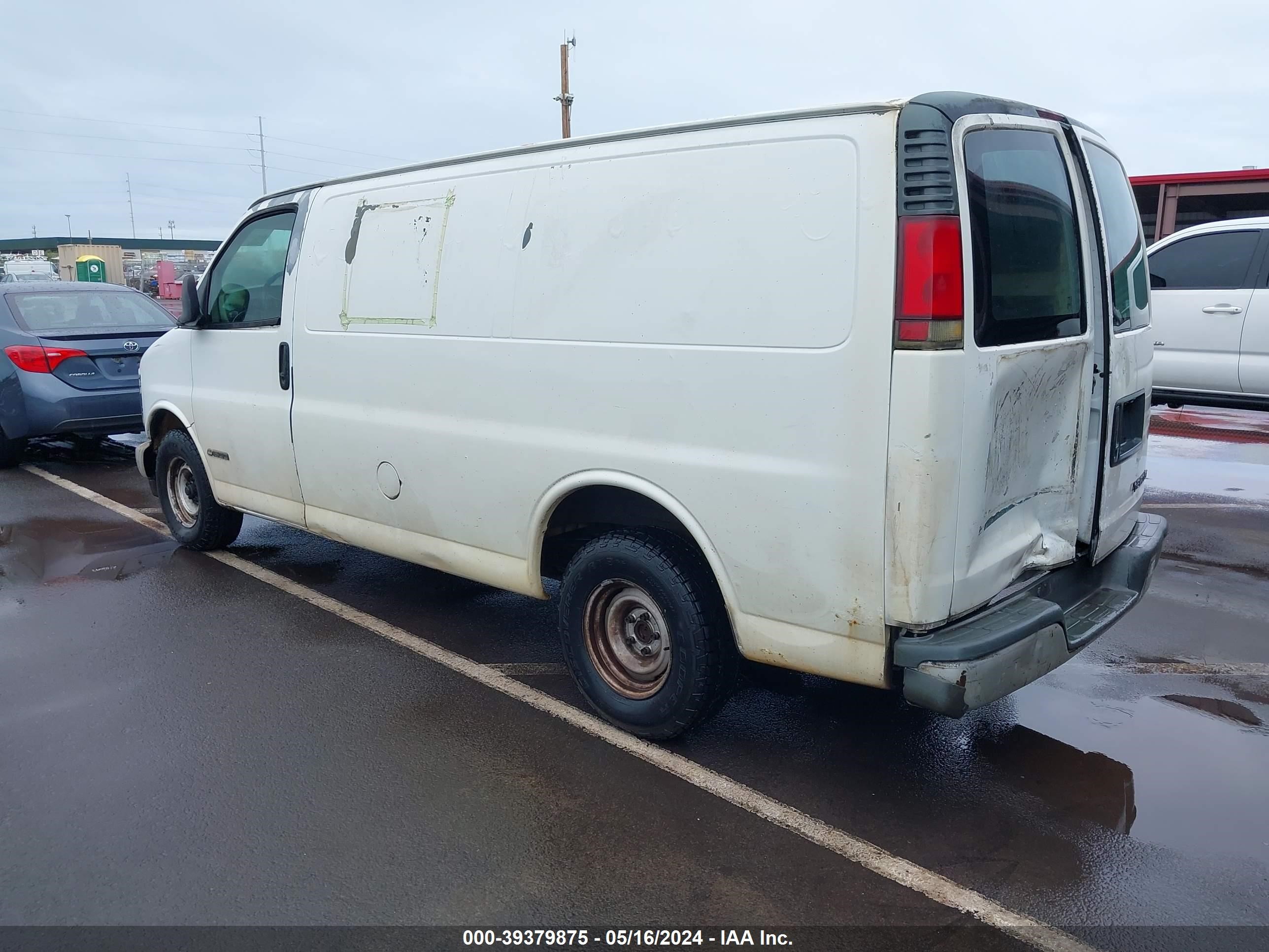 Photo 2 VIN: 1GCFG15M011122831 - CHEVROLET EXPRESS 