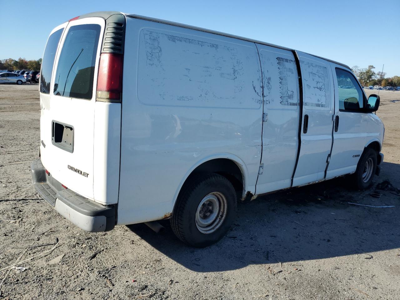 Photo 2 VIN: 1GCFG15W021178058 - CHEVROLET EXPRESS 