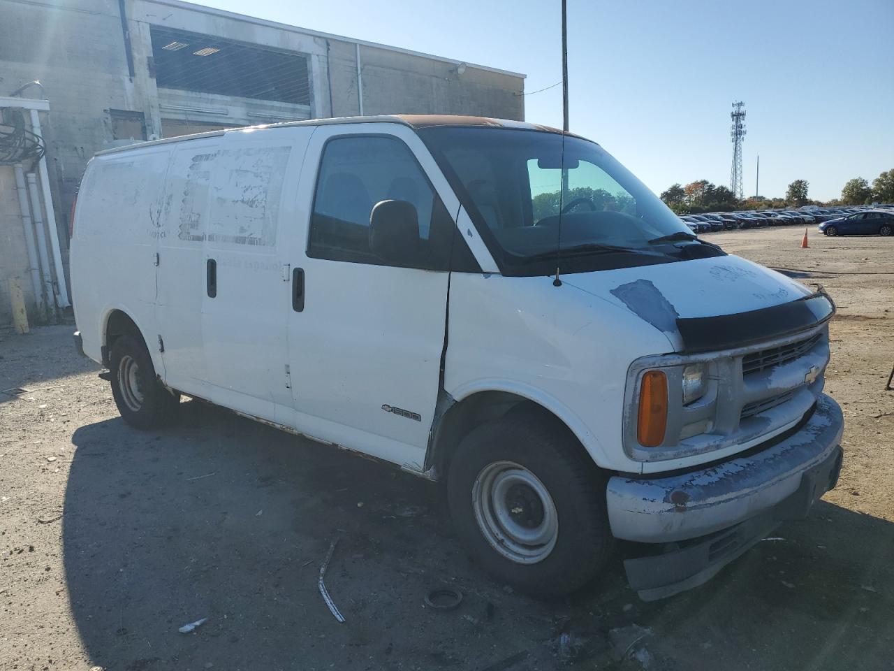 Photo 3 VIN: 1GCFG15W021178058 - CHEVROLET EXPRESS 