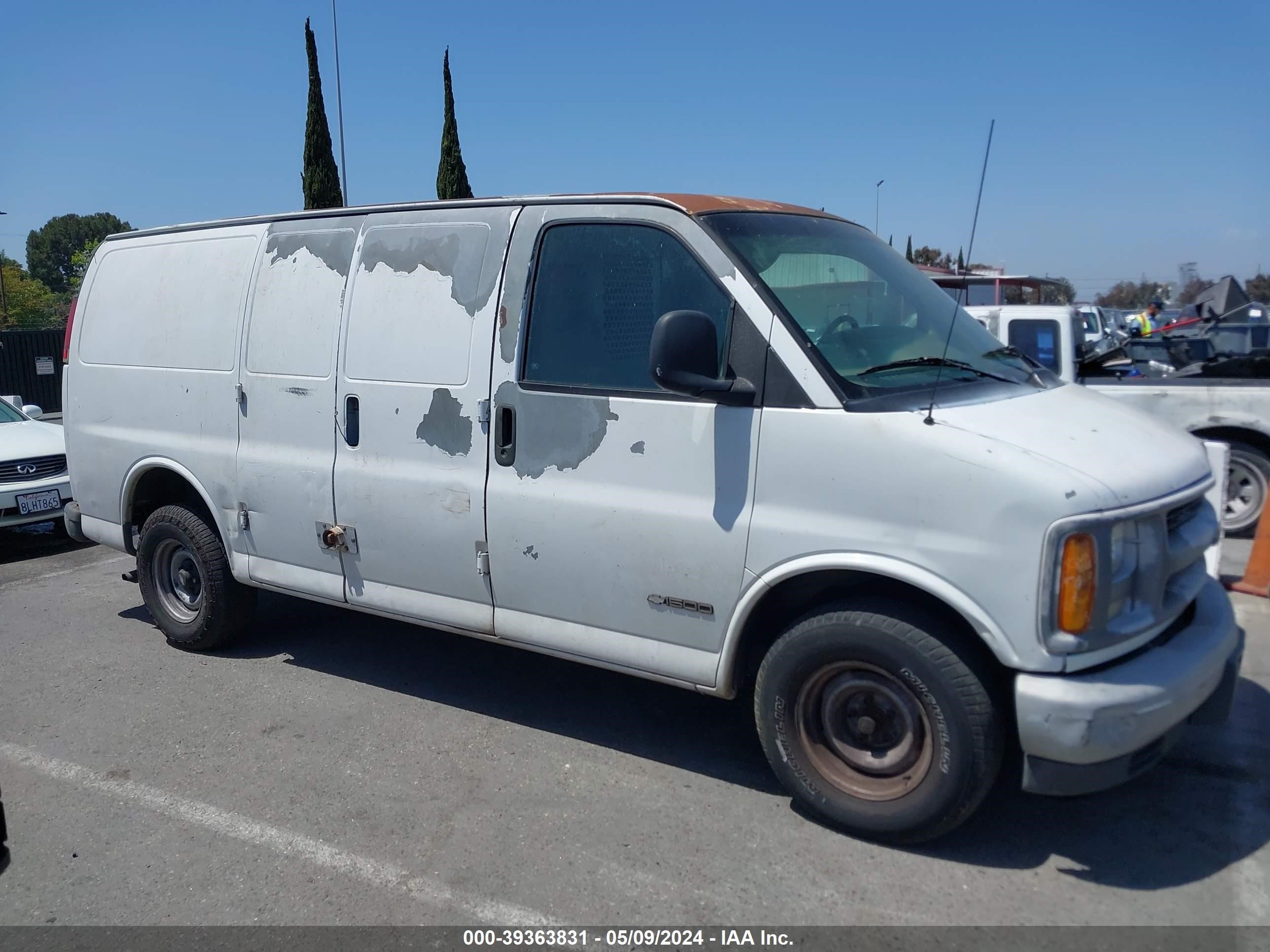 Photo 12 VIN: 1GCFG15W0Y1244844 - CHEVROLET EXPRESS 