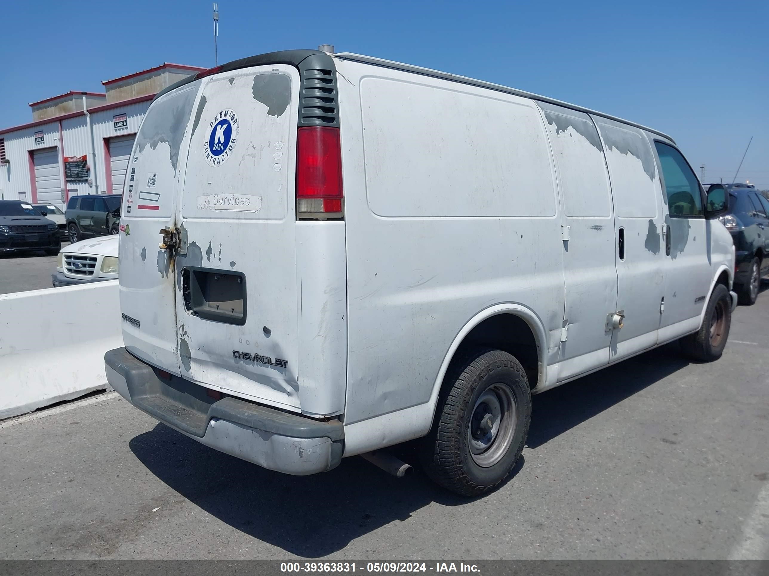 Photo 3 VIN: 1GCFG15W0Y1244844 - CHEVROLET EXPRESS 