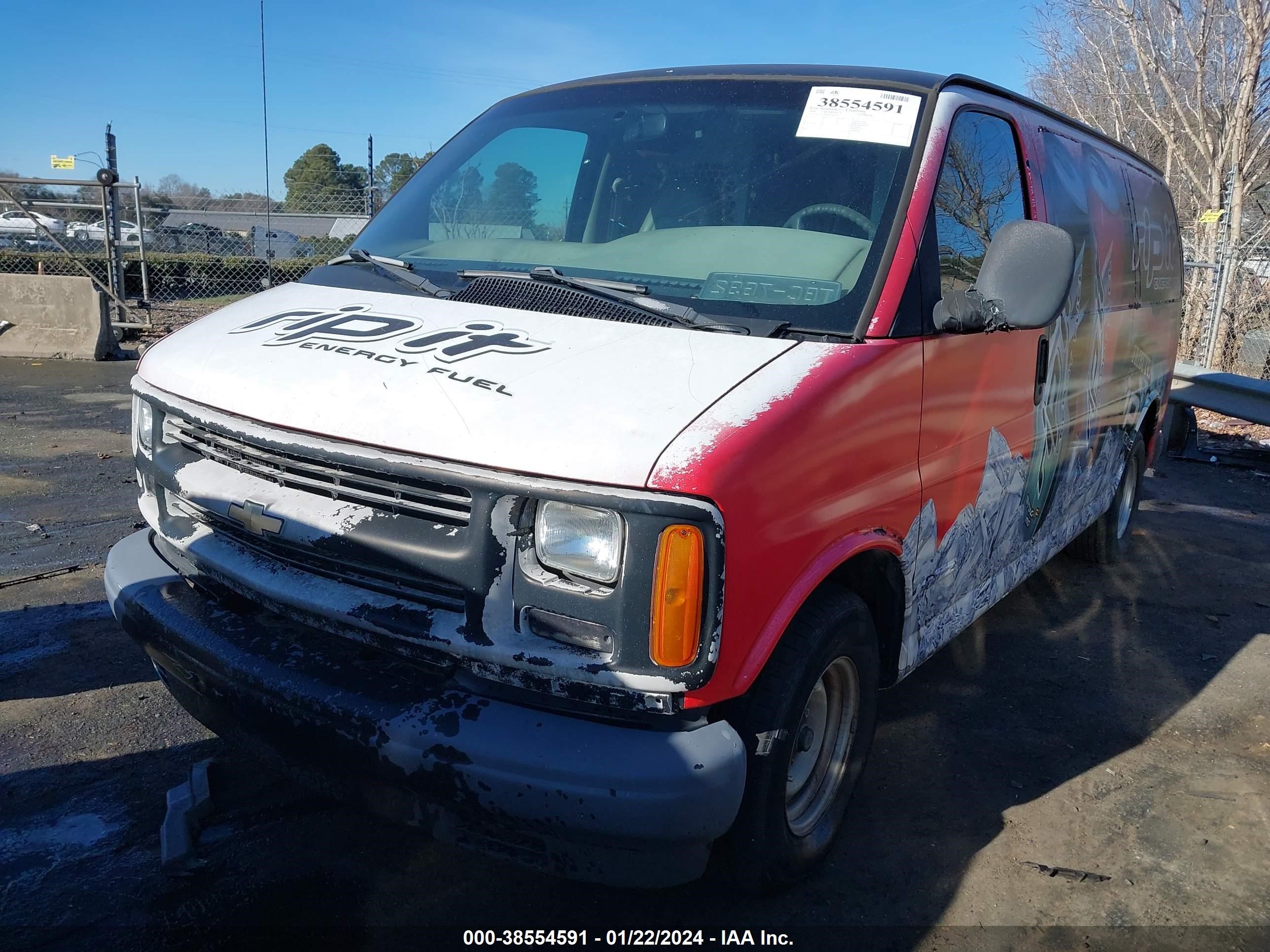 Photo 1 VIN: 1GCFG15W4Y1108152 - CHEVROLET EXPRESS 