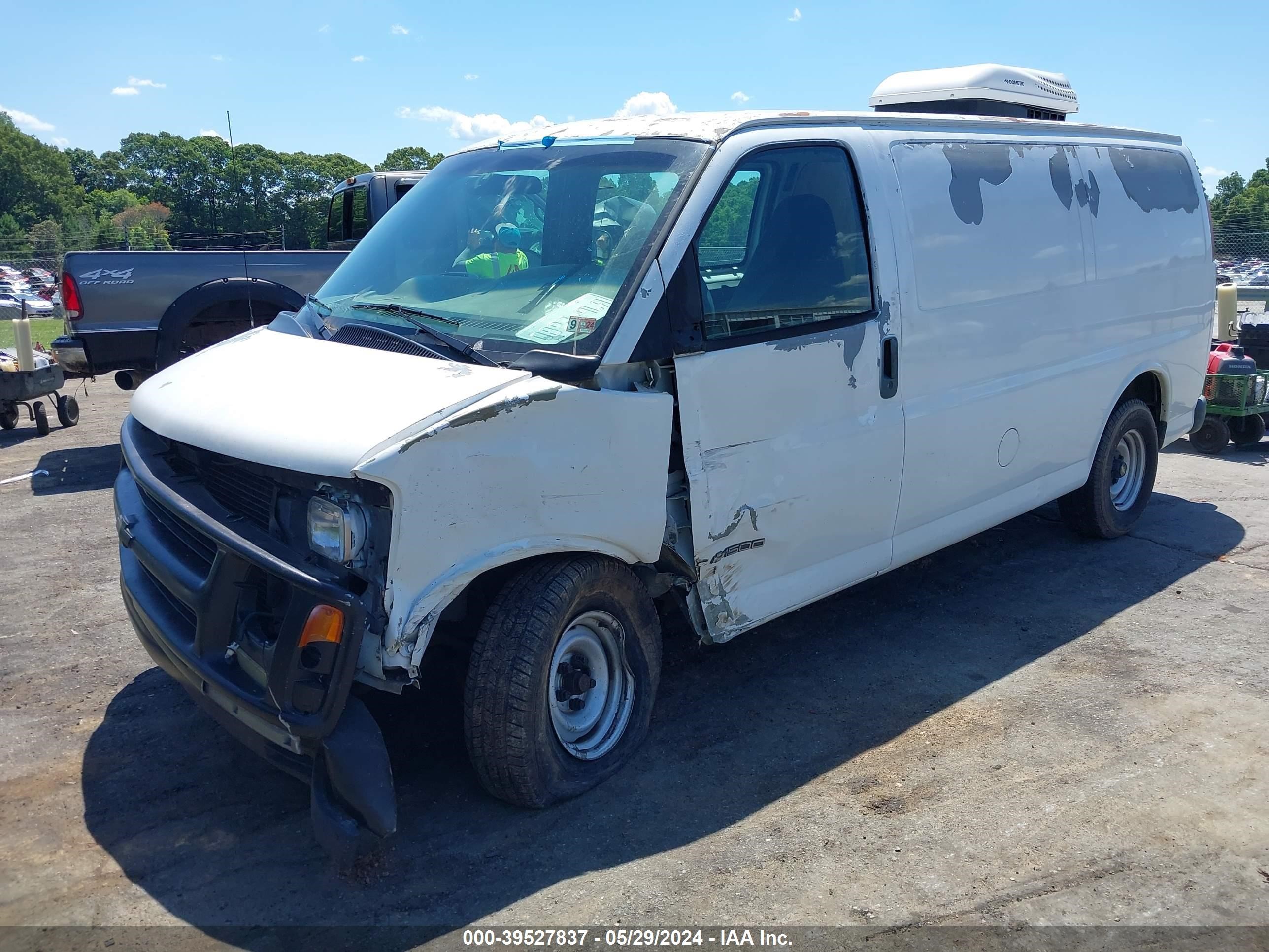 Photo 1 VIN: 1GCFG15W611120485 - CHEVROLET EXPRESS 