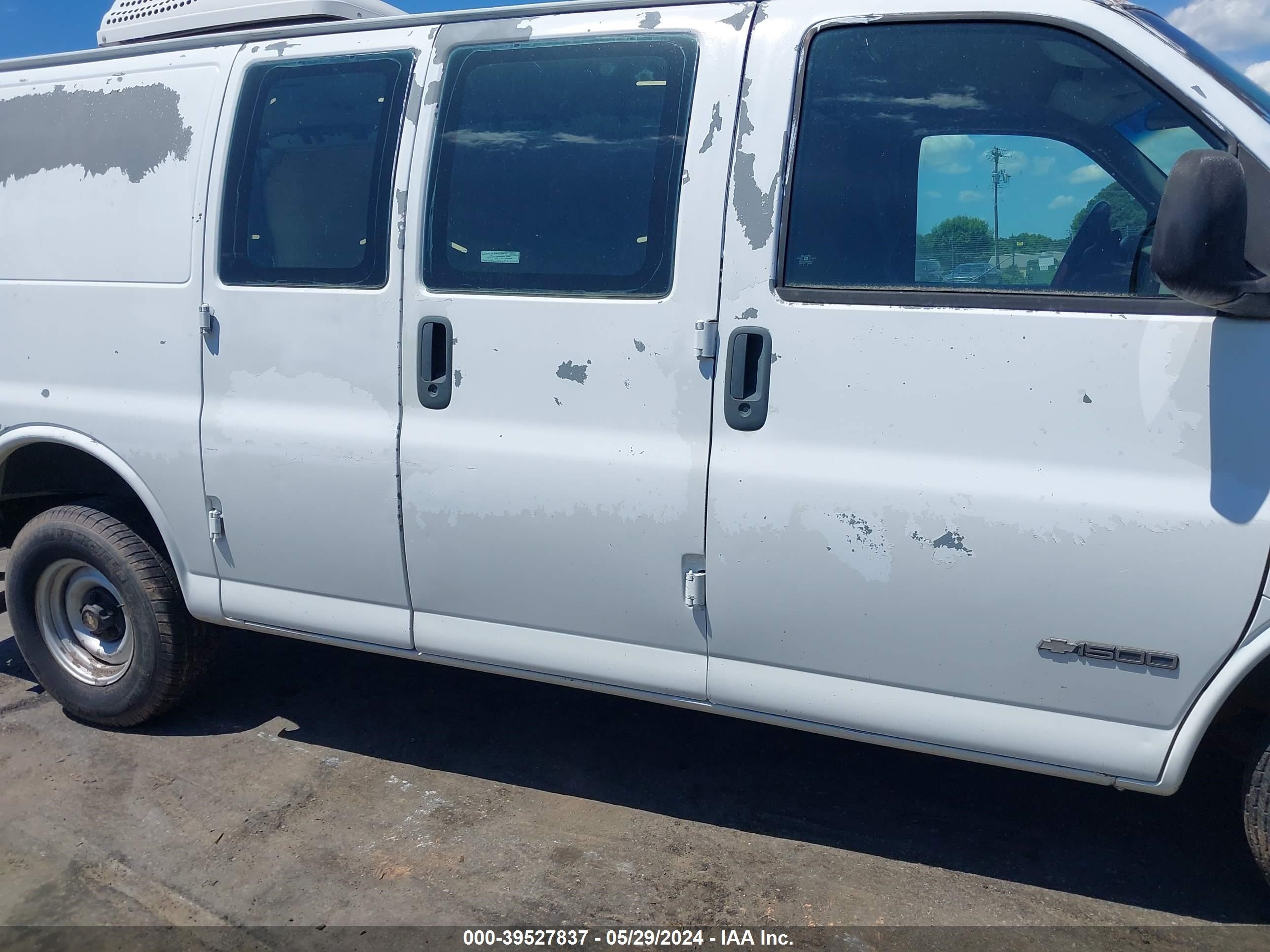 Photo 12 VIN: 1GCFG15W611120485 - CHEVROLET EXPRESS 