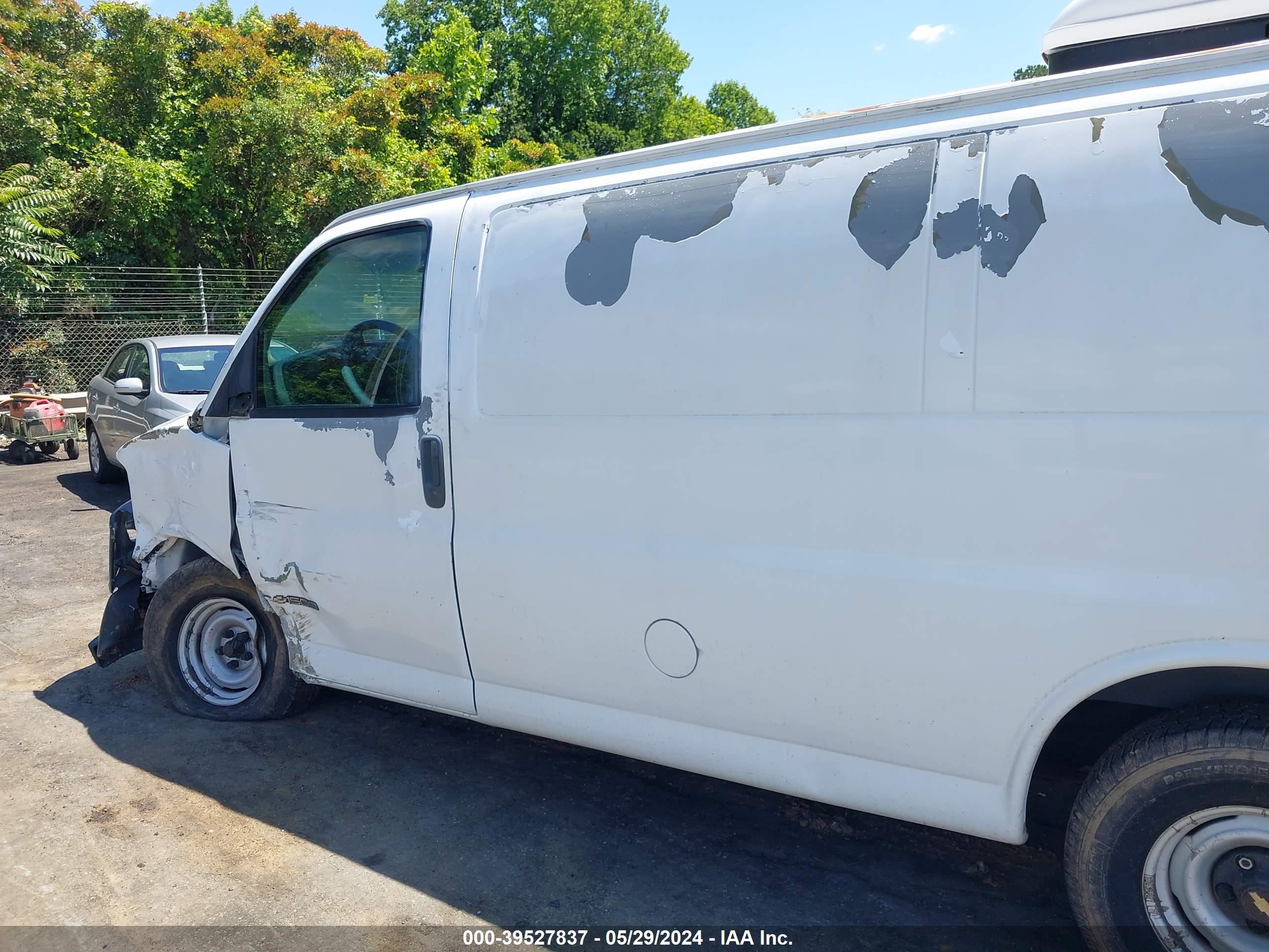 Photo 13 VIN: 1GCFG15W611120485 - CHEVROLET EXPRESS 