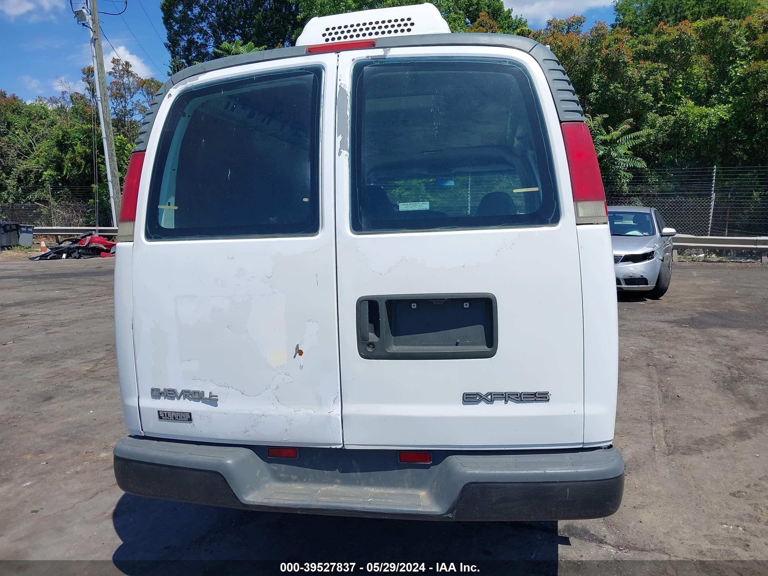 Photo 15 VIN: 1GCFG15W611120485 - CHEVROLET EXPRESS 