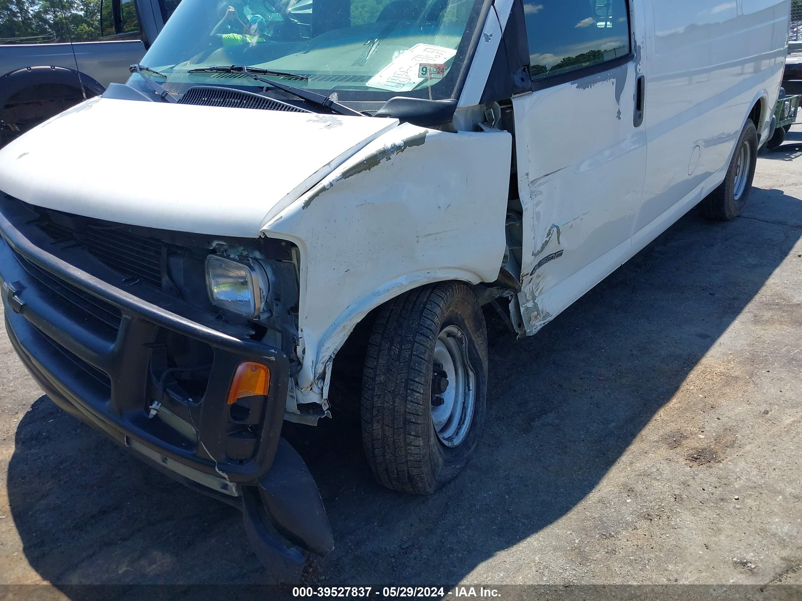 Photo 5 VIN: 1GCFG15W611120485 - CHEVROLET EXPRESS 