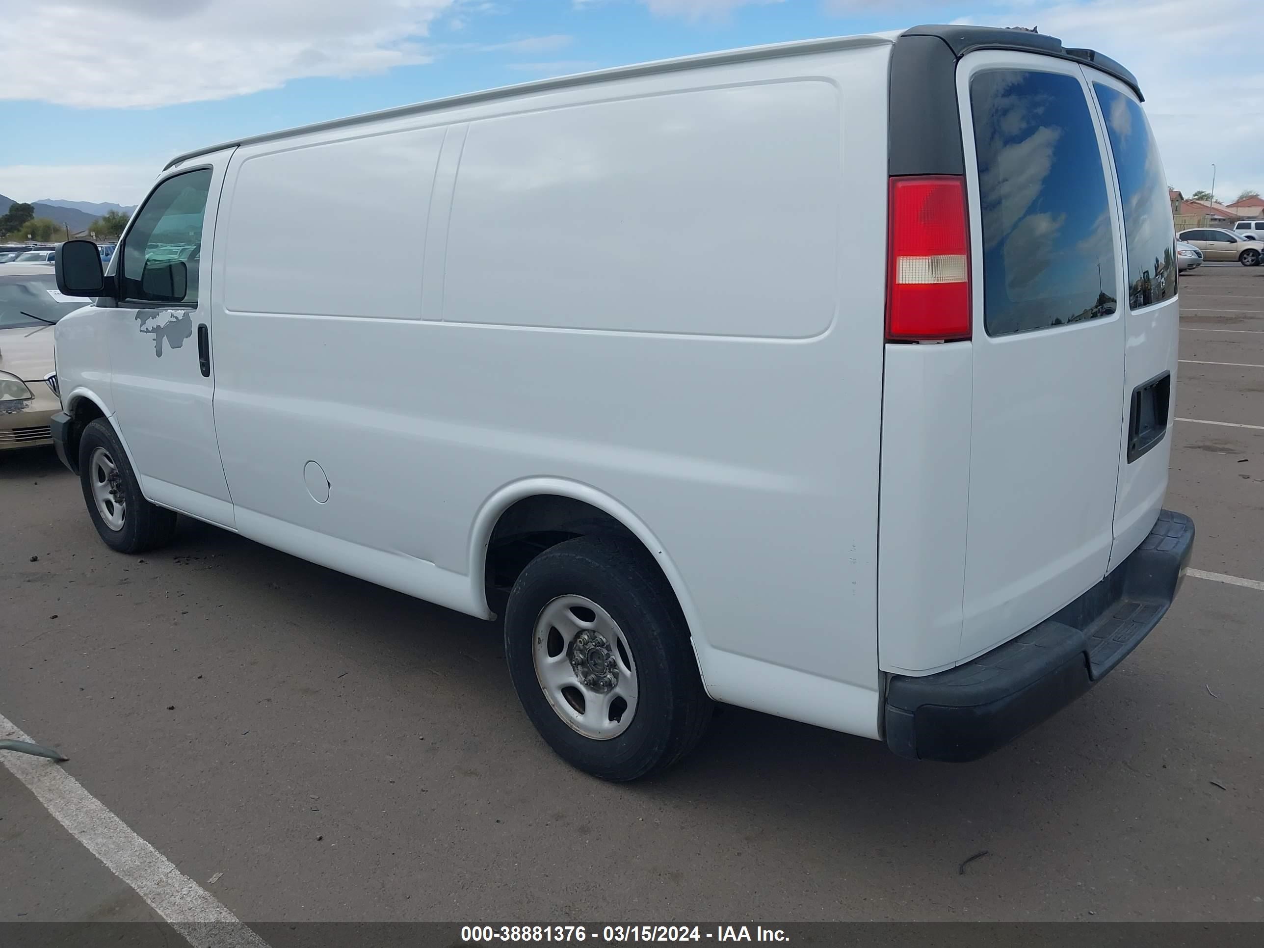 Photo 2 VIN: 1GCFG15X061205161 - CHEVROLET EXPRESS 