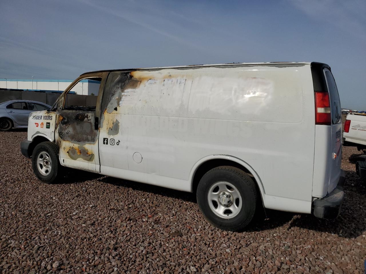 Photo 1 VIN: 1GCFG15X081155025 - CHEVROLET EXPRESS 