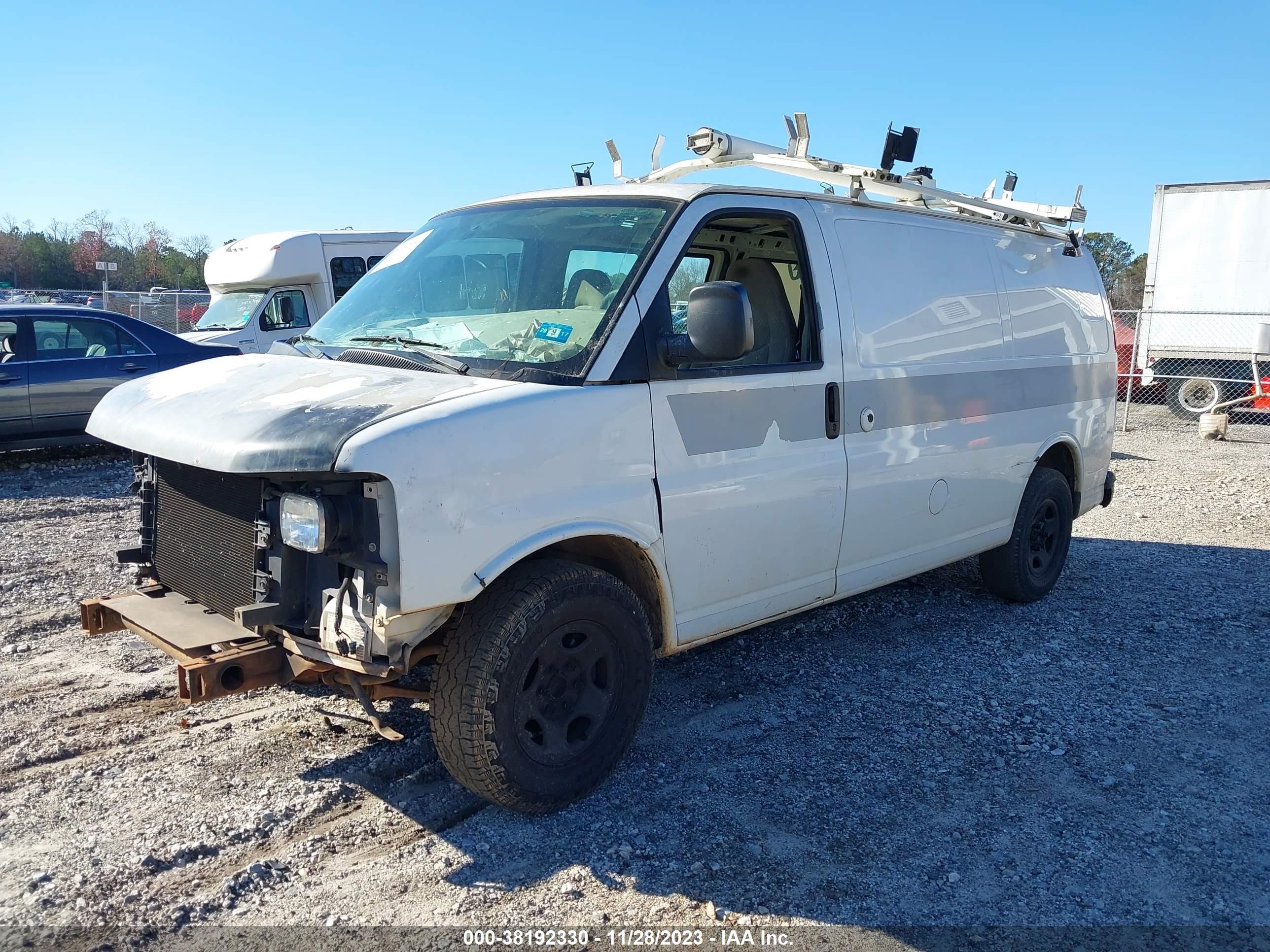 Photo 1 VIN: 1GCFG15X181218939 - CHEVROLET EXPRESS 