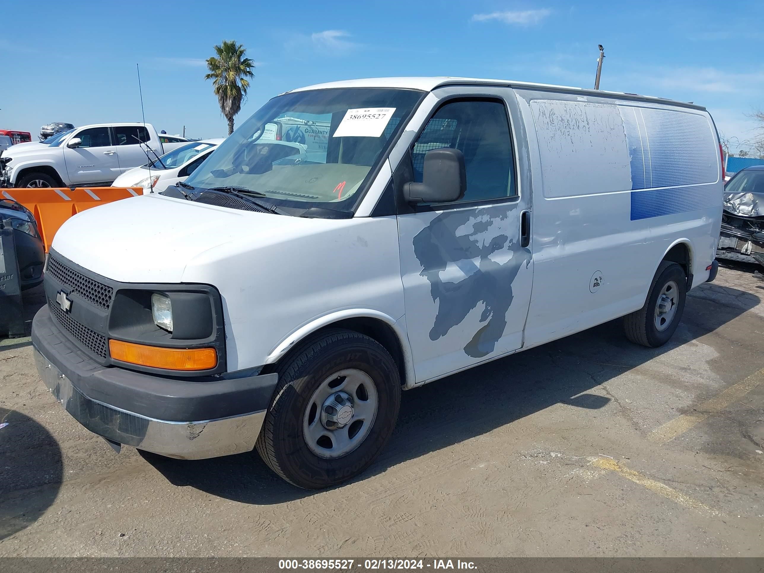 Photo 1 VIN: 1GCFG15X261191375 - CHEVROLET EXPRESS 