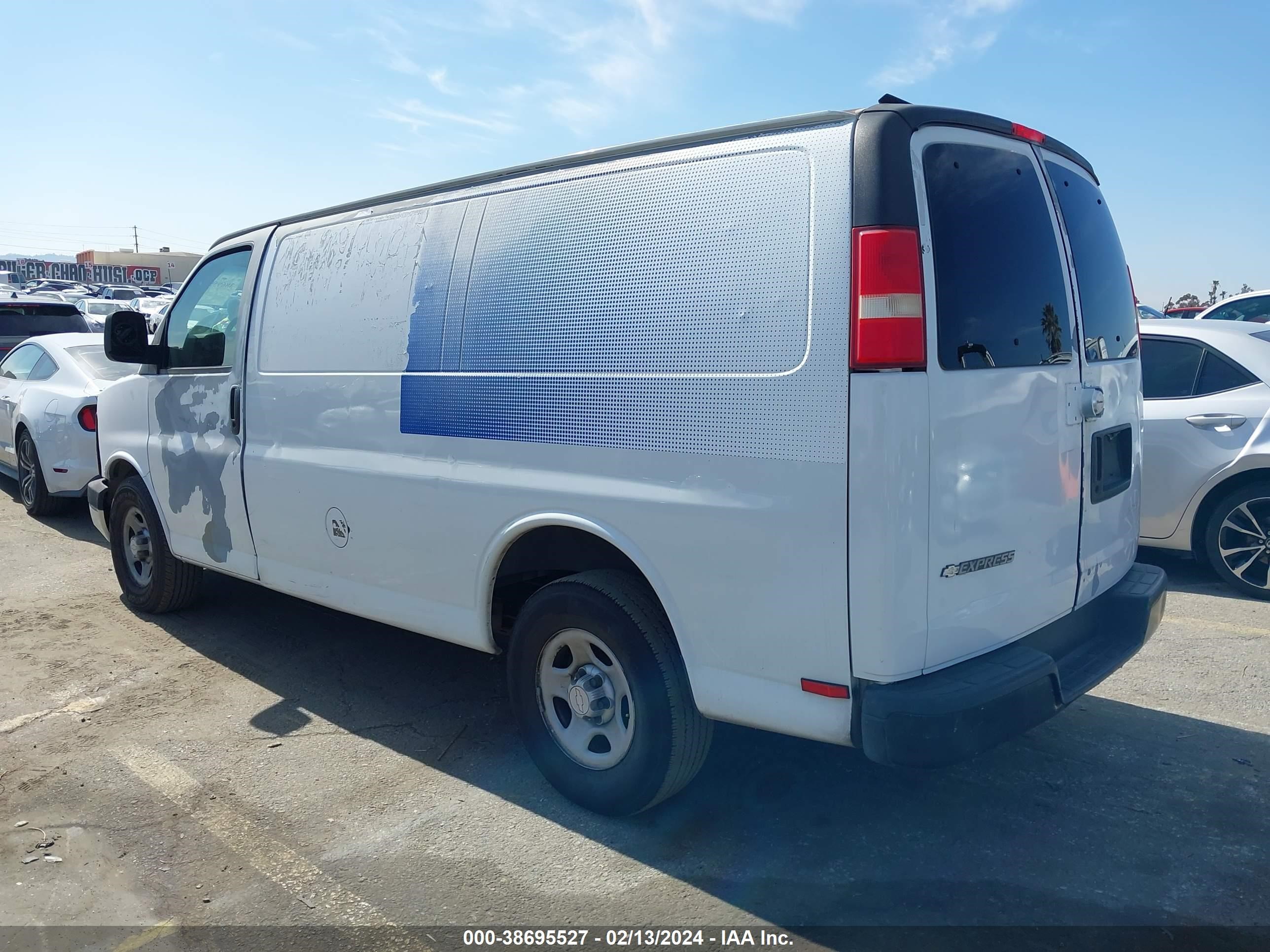 Photo 2 VIN: 1GCFG15X261191375 - CHEVROLET EXPRESS 