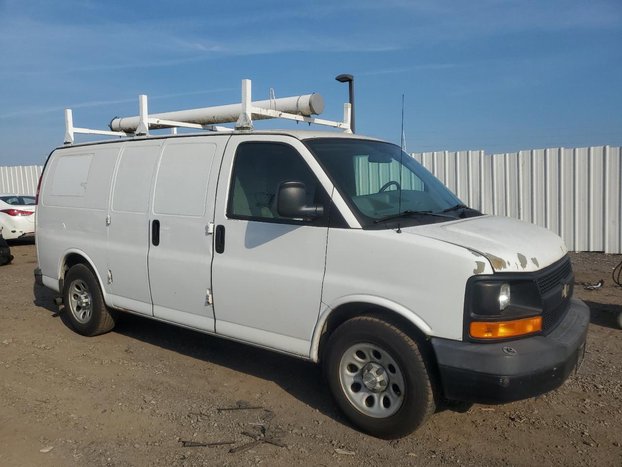 Photo 3 VIN: 1GCFG15X291140897 - CHEVROLET EXPRESS 