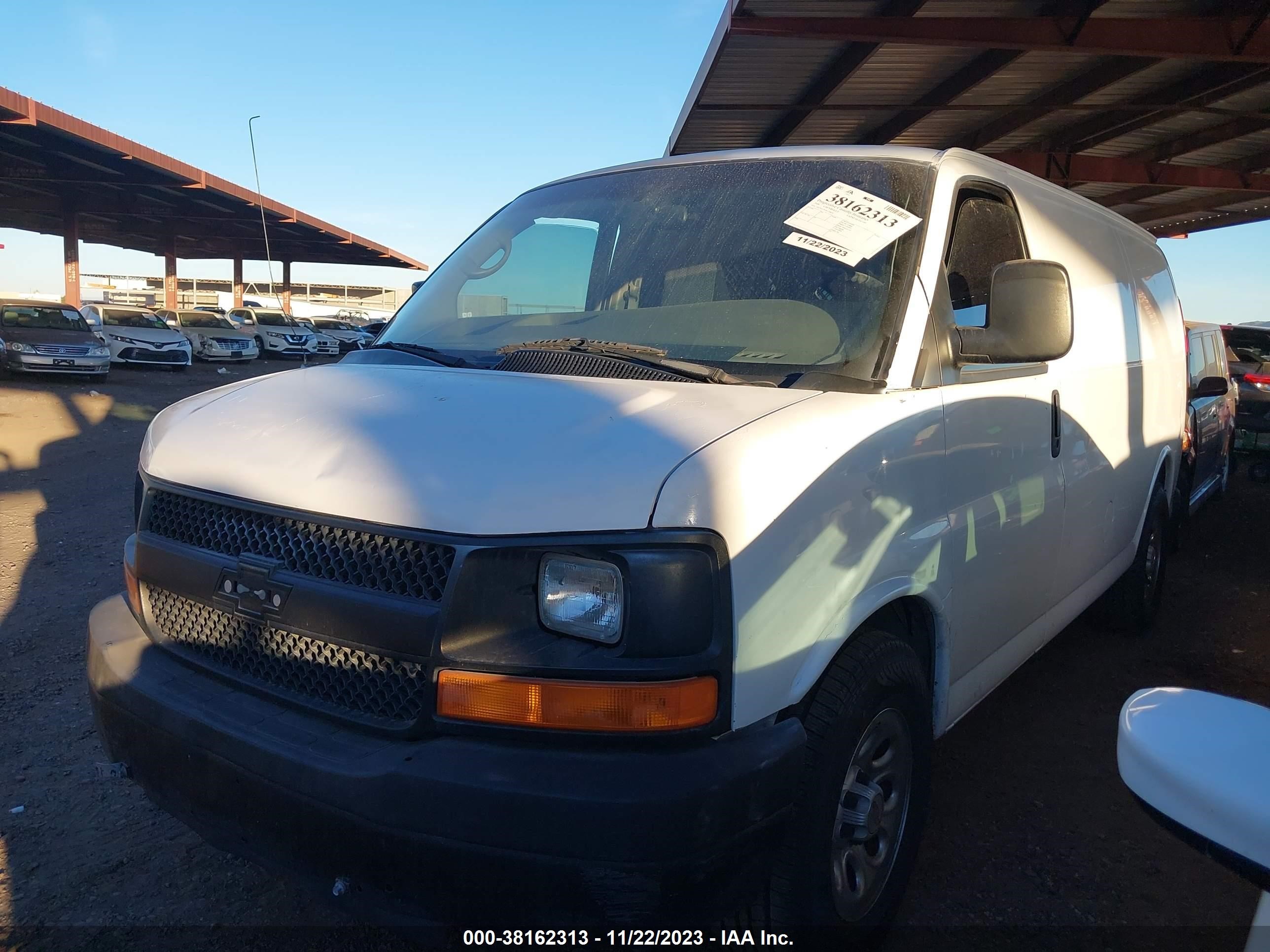 Photo 1 VIN: 1GCFG15X361124624 - CHEVROLET EXPRESS 