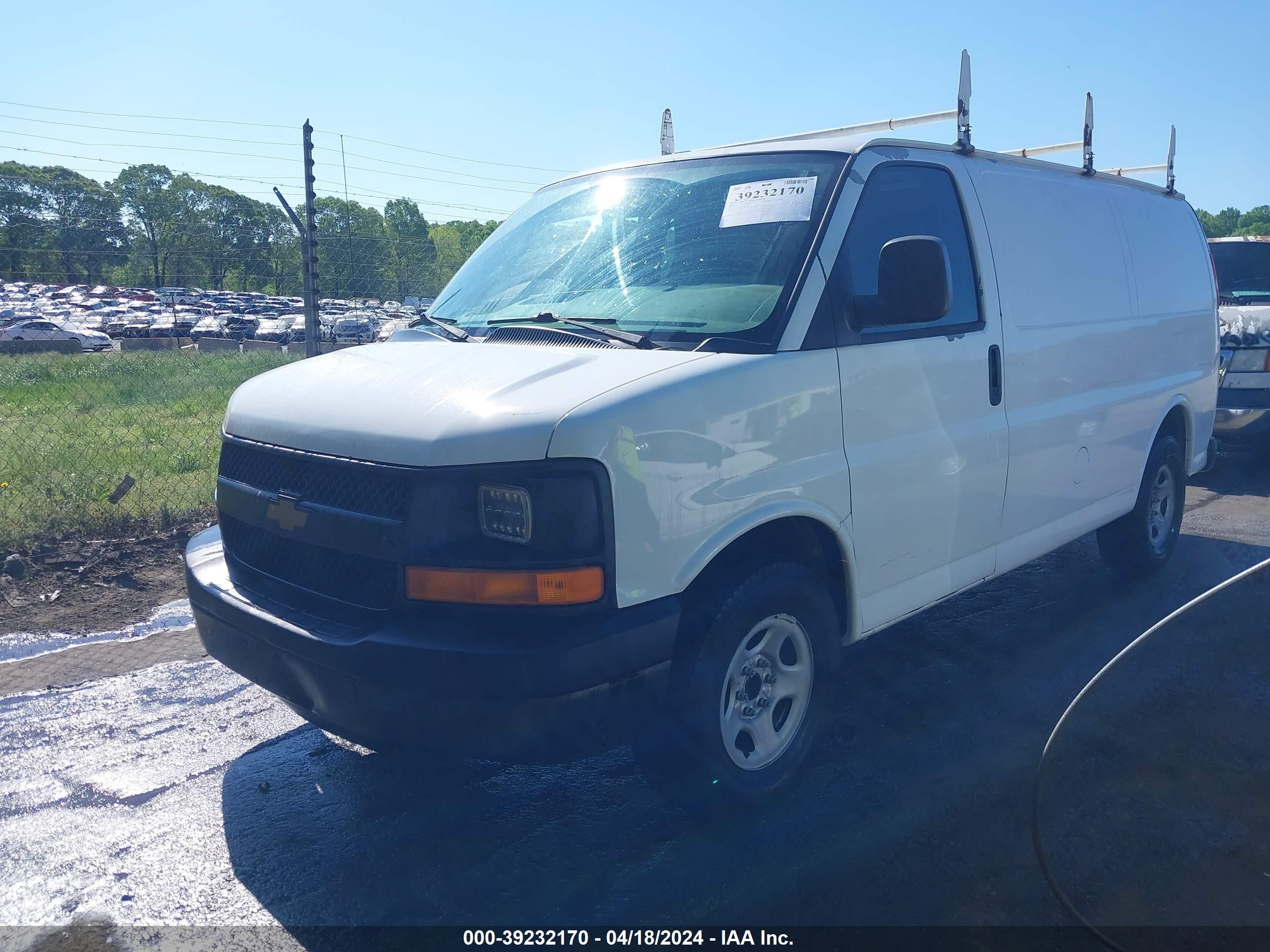 Photo 1 VIN: 1GCFG15X361223525 - CHEVROLET EXPRESS 