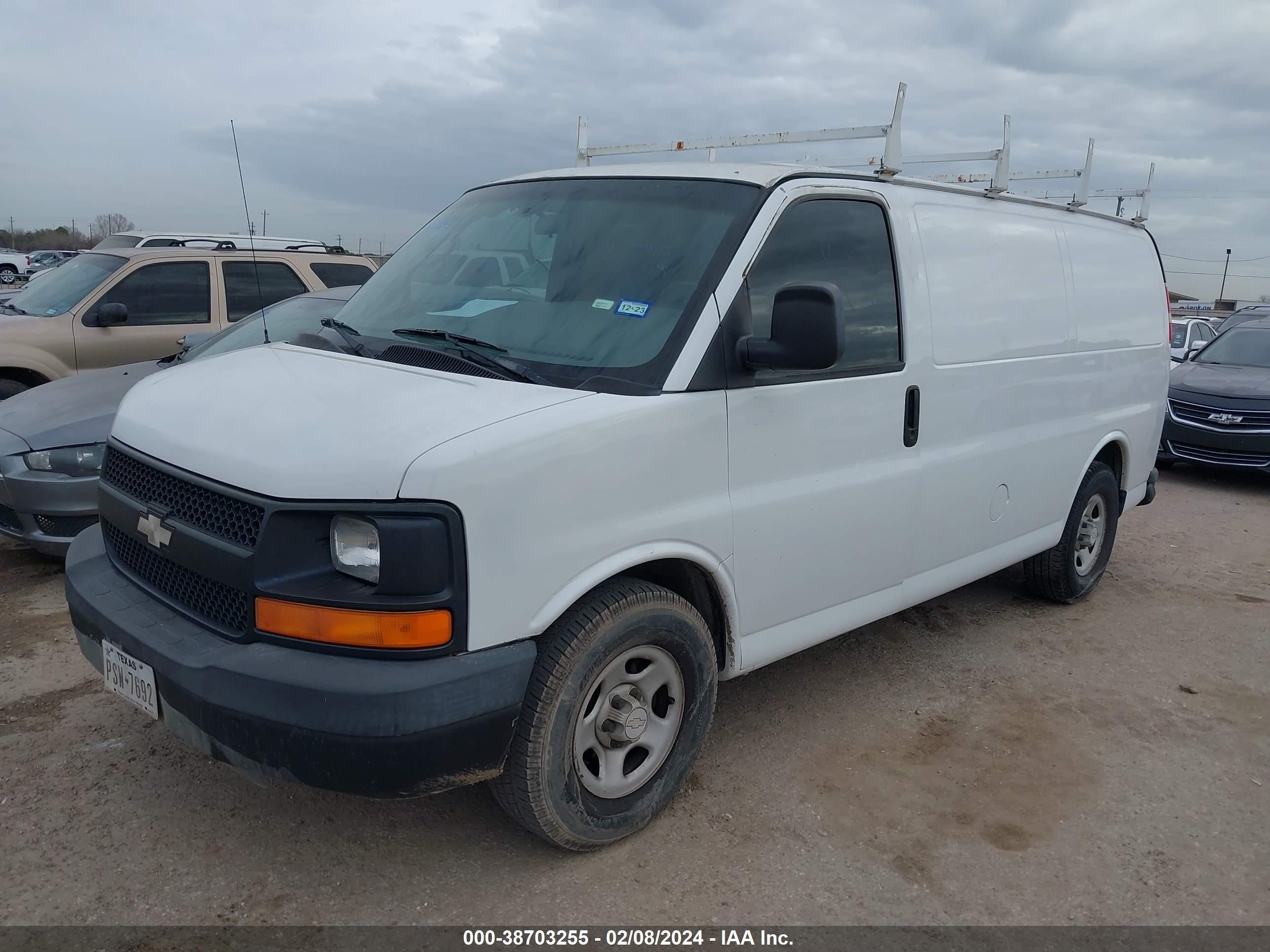 Photo 1 VIN: 1GCFG15X381135528 - CHEVROLET EXPRESS 