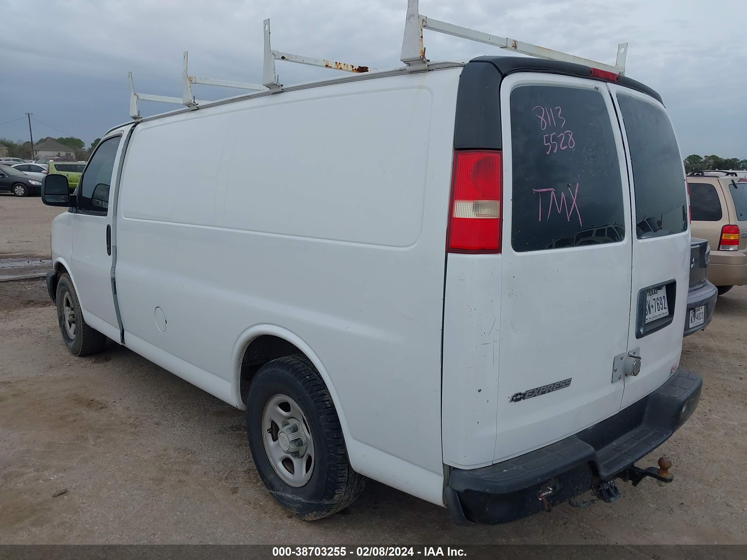 Photo 2 VIN: 1GCFG15X381135528 - CHEVROLET EXPRESS 