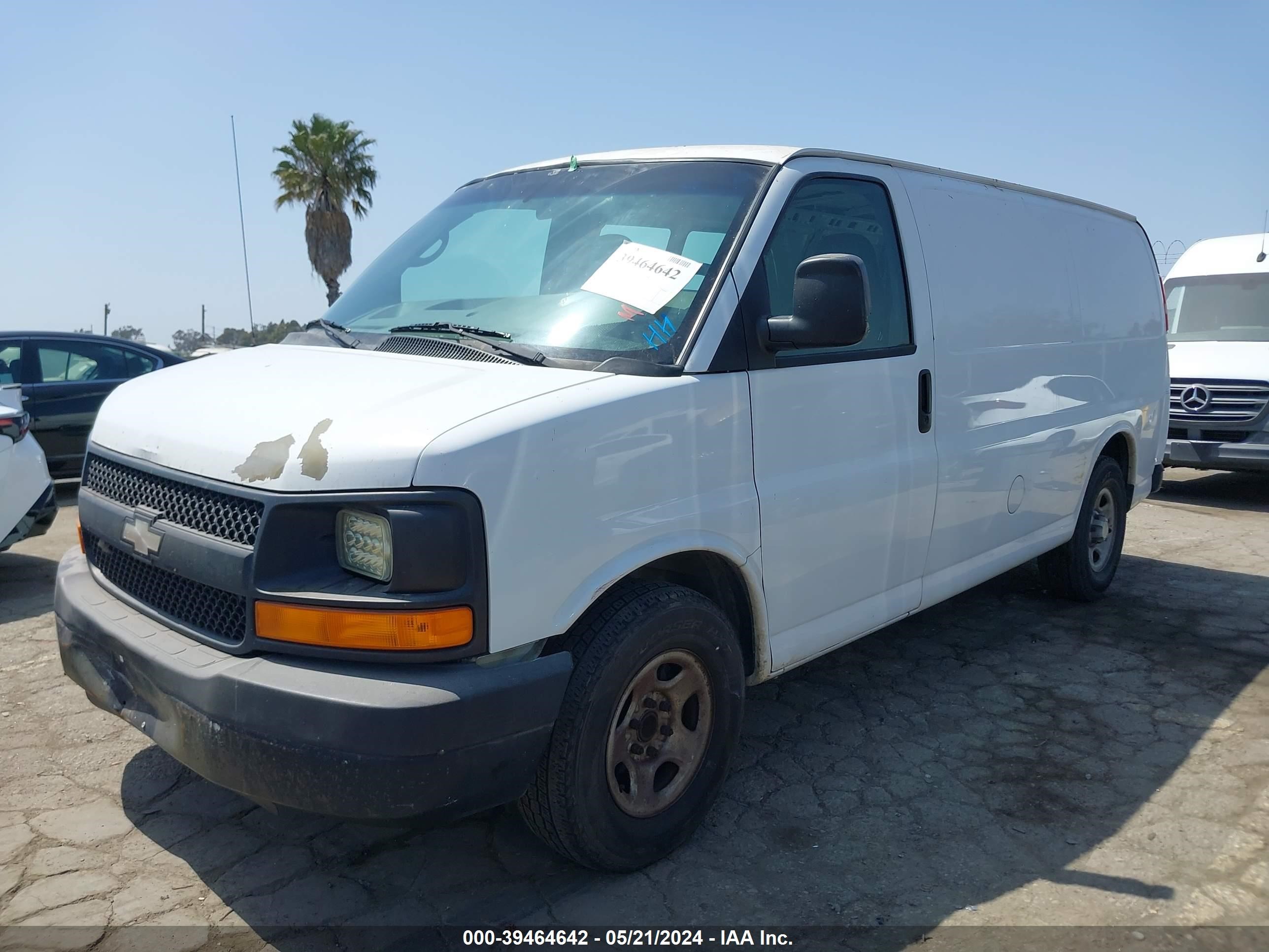 Photo 1 VIN: 1GCFG15X381157674 - CHEVROLET EXPRESS 