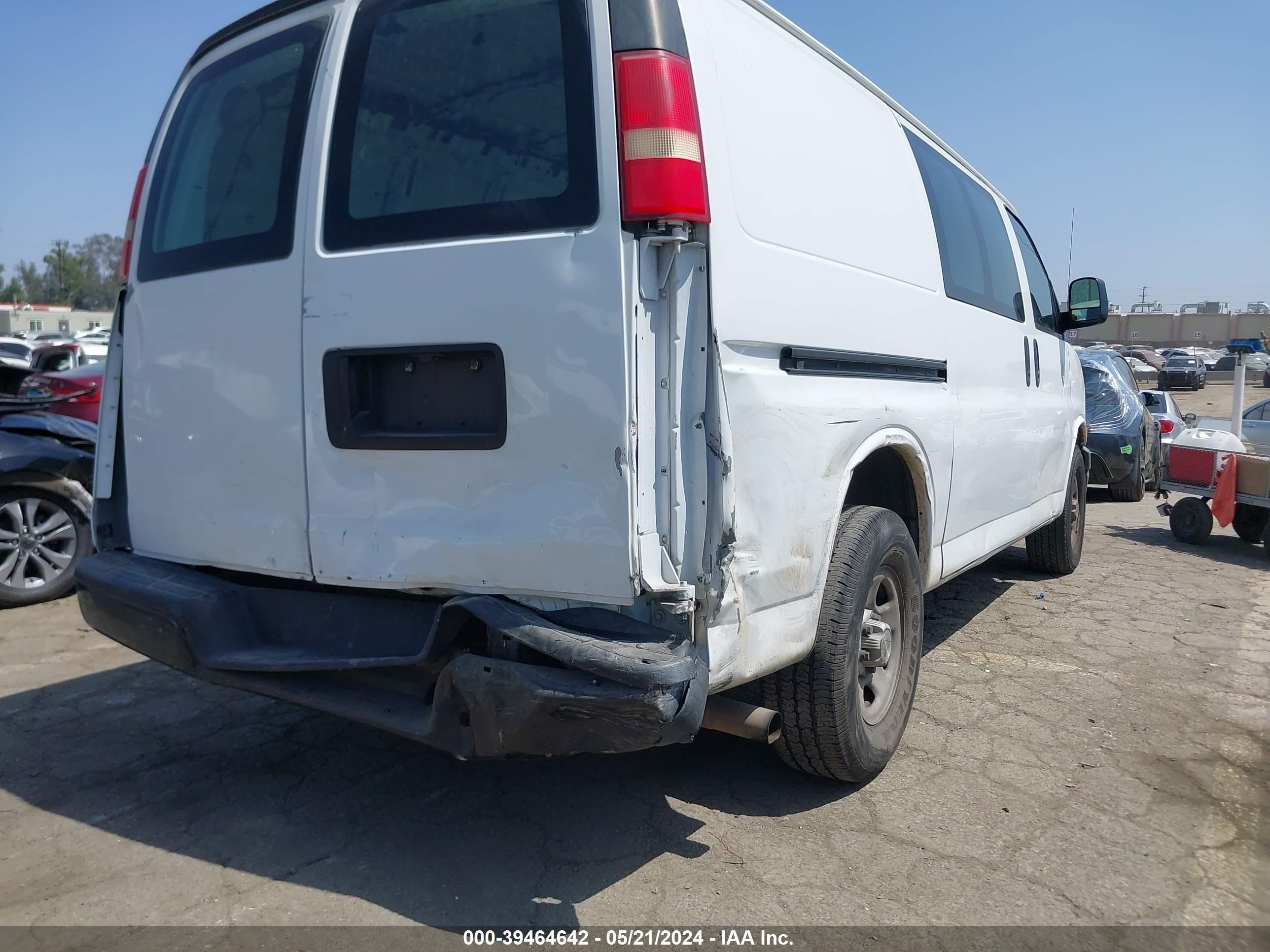 Photo 5 VIN: 1GCFG15X381157674 - CHEVROLET EXPRESS 