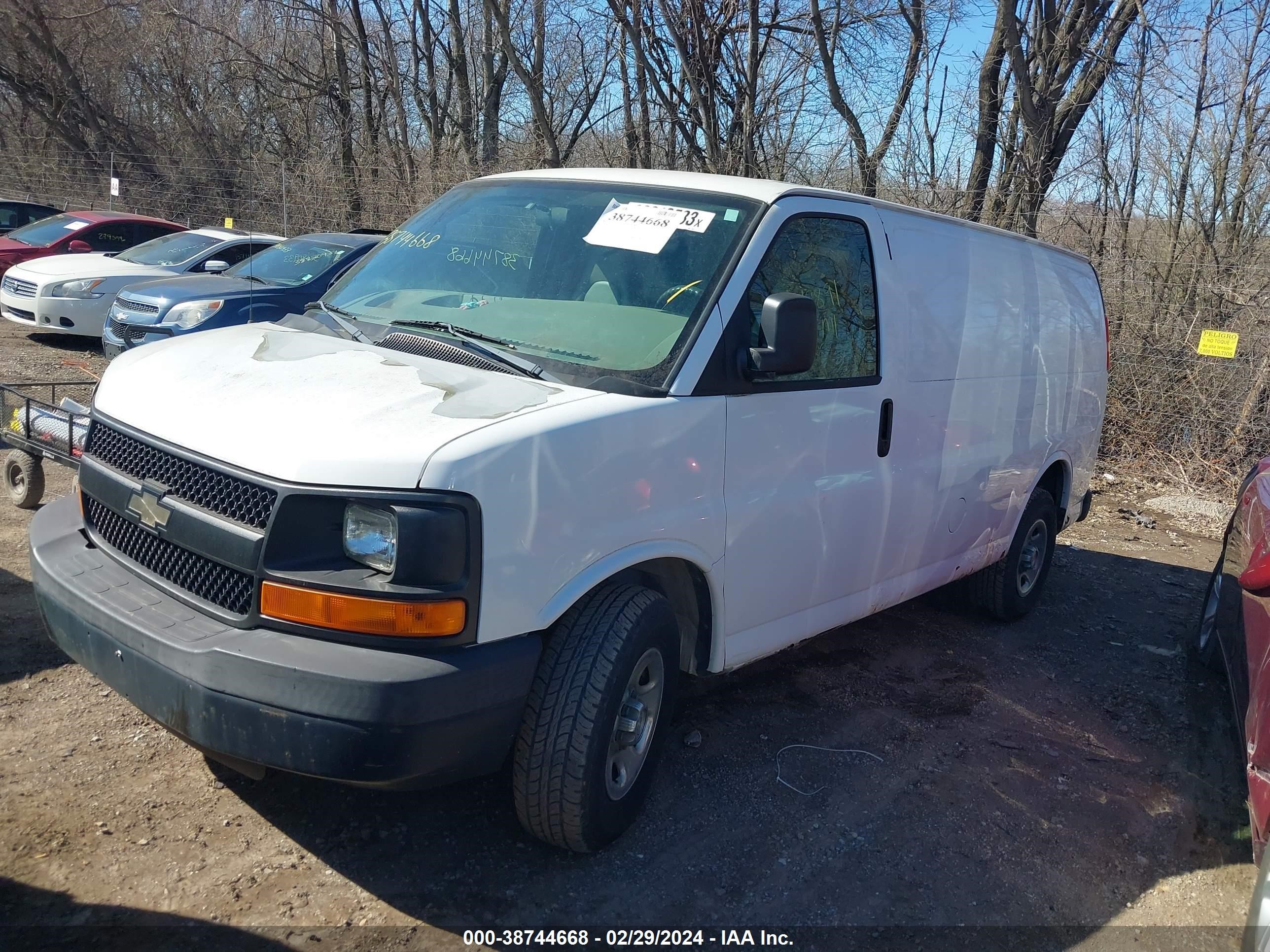 Photo 1 VIN: 1GCFG15X471248077 - CHEVROLET EXPRESS 