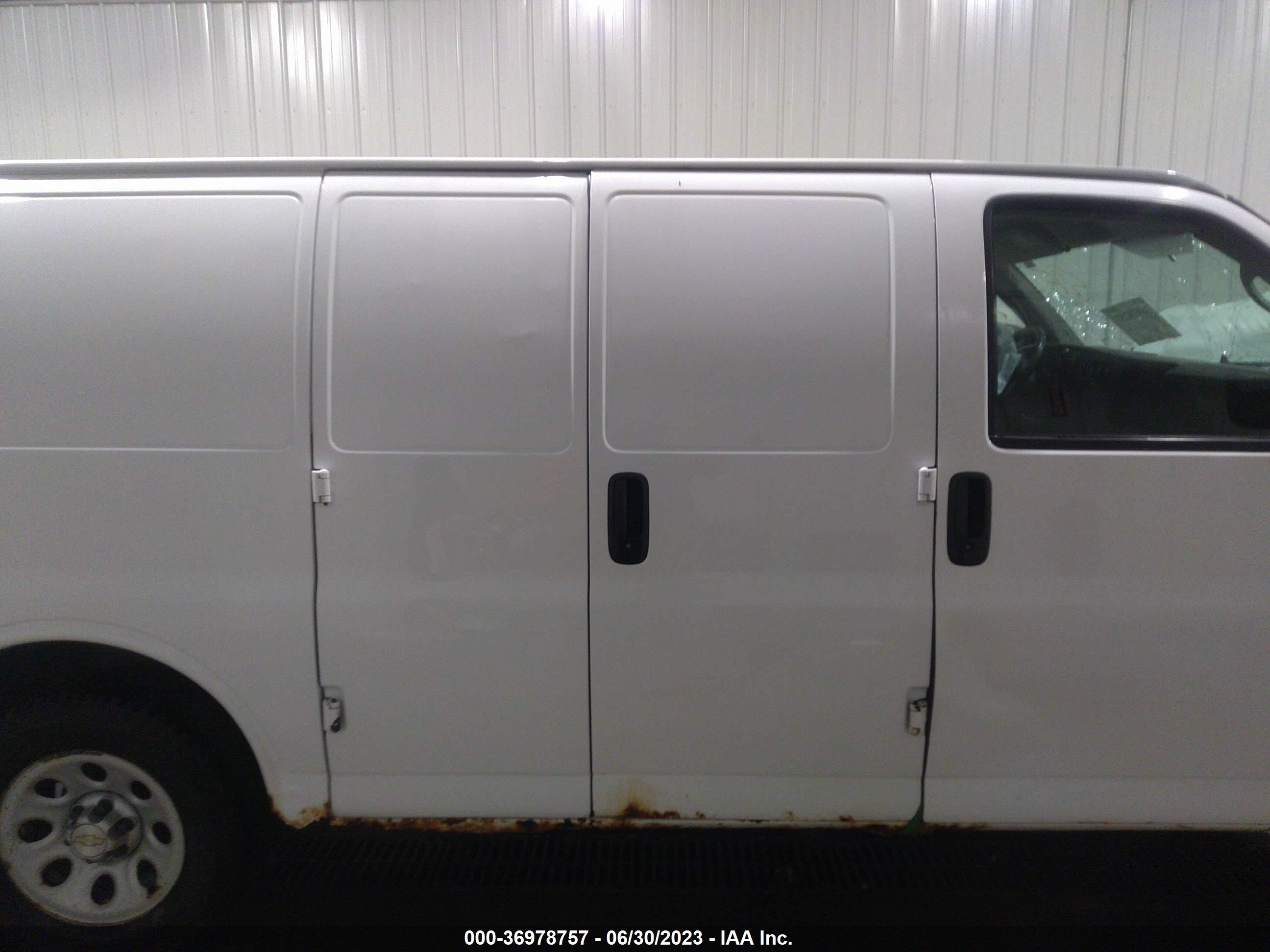 Photo 12 VIN: 1GCFG15X481149938 - CHEVROLET EXPRESS 