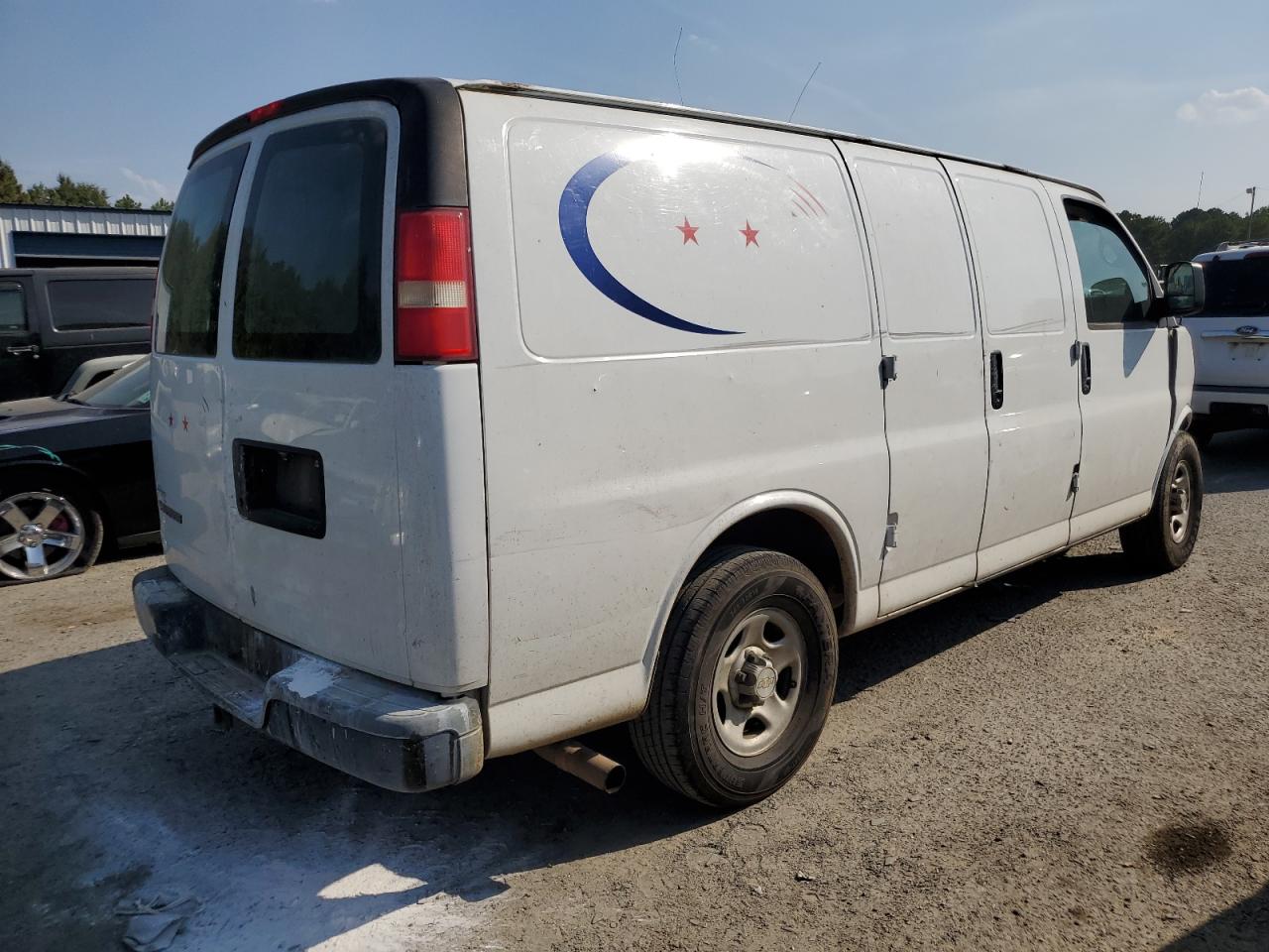 Photo 2 VIN: 1GCFG15X581158647 - CHEVROLET EXPRESS 