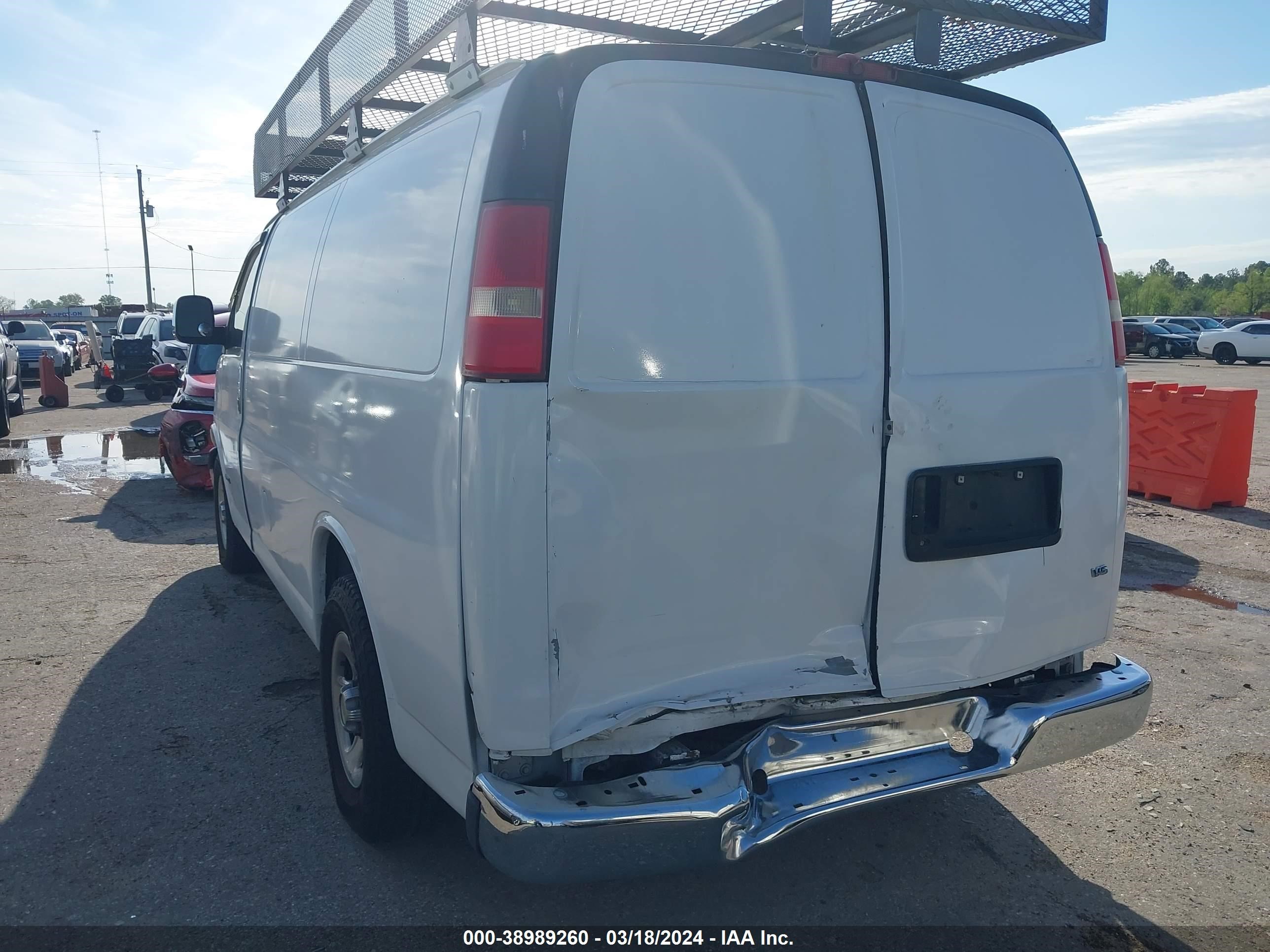 Photo 2 VIN: 1GCFG15X641106714 - CHEVROLET EXPRESS 