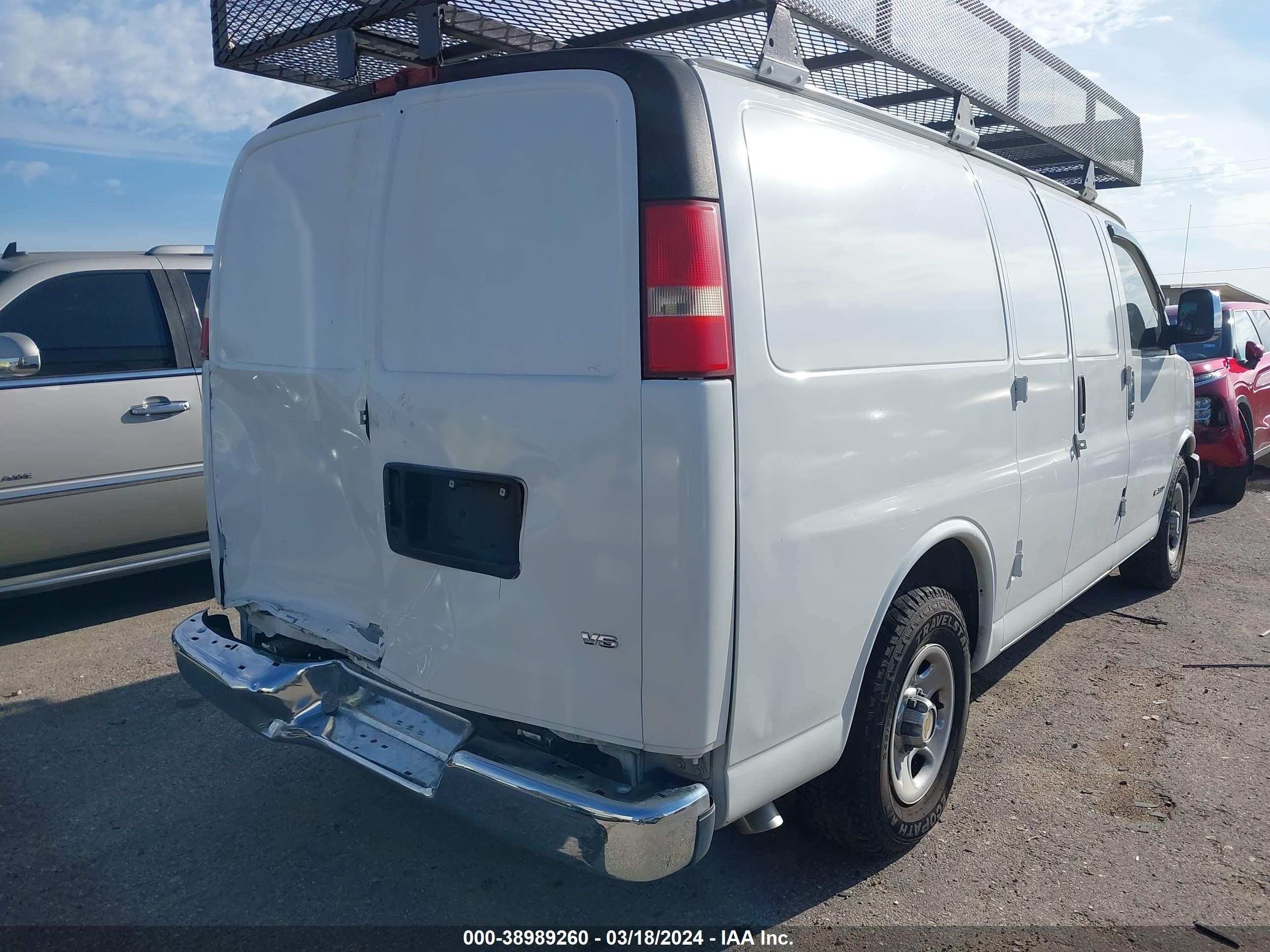 Photo 3 VIN: 1GCFG15X641106714 - CHEVROLET EXPRESS 