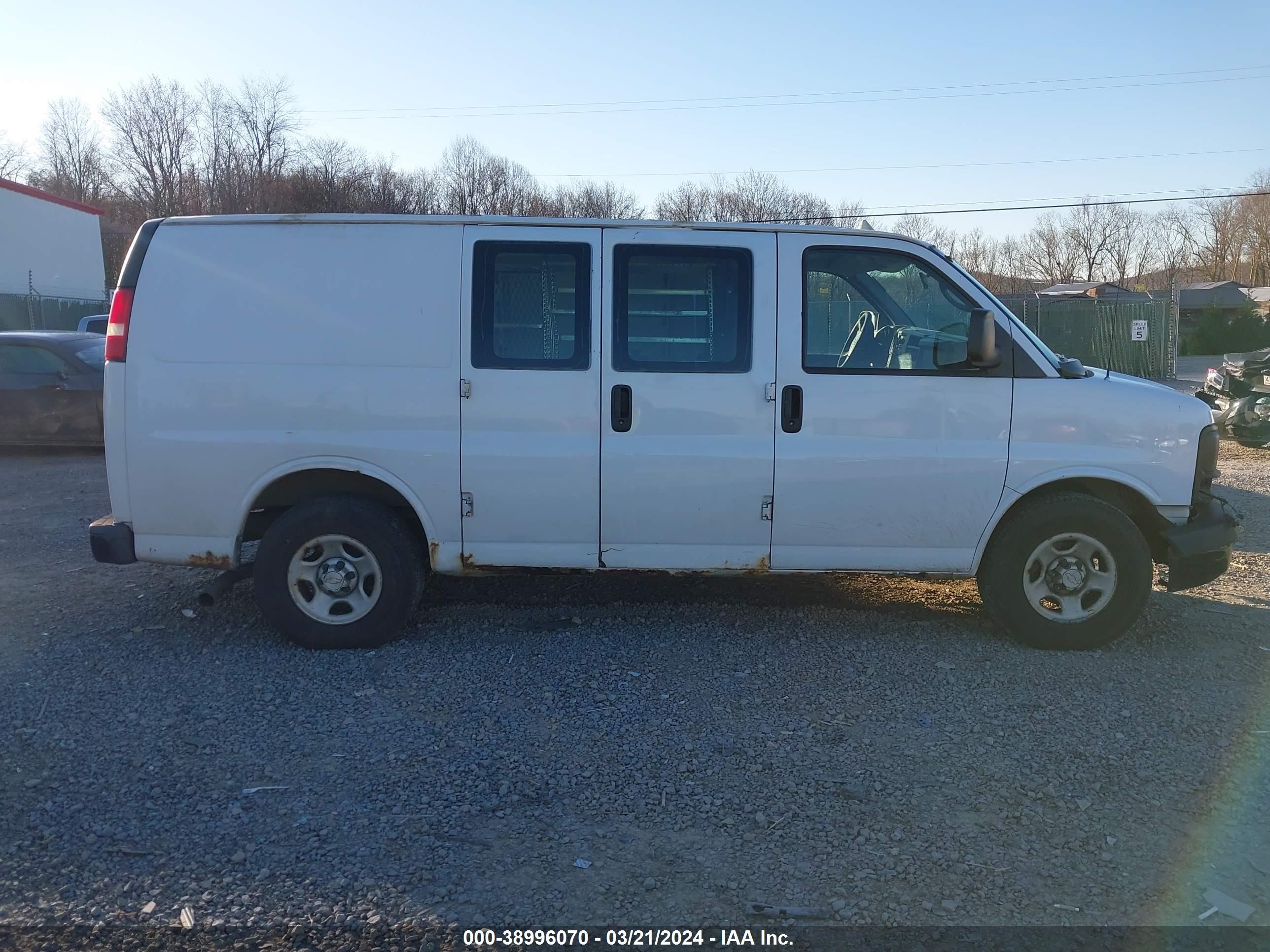 Photo 13 VIN: 1GCFG15X871192127 - CHEVROLET EXPRESS 