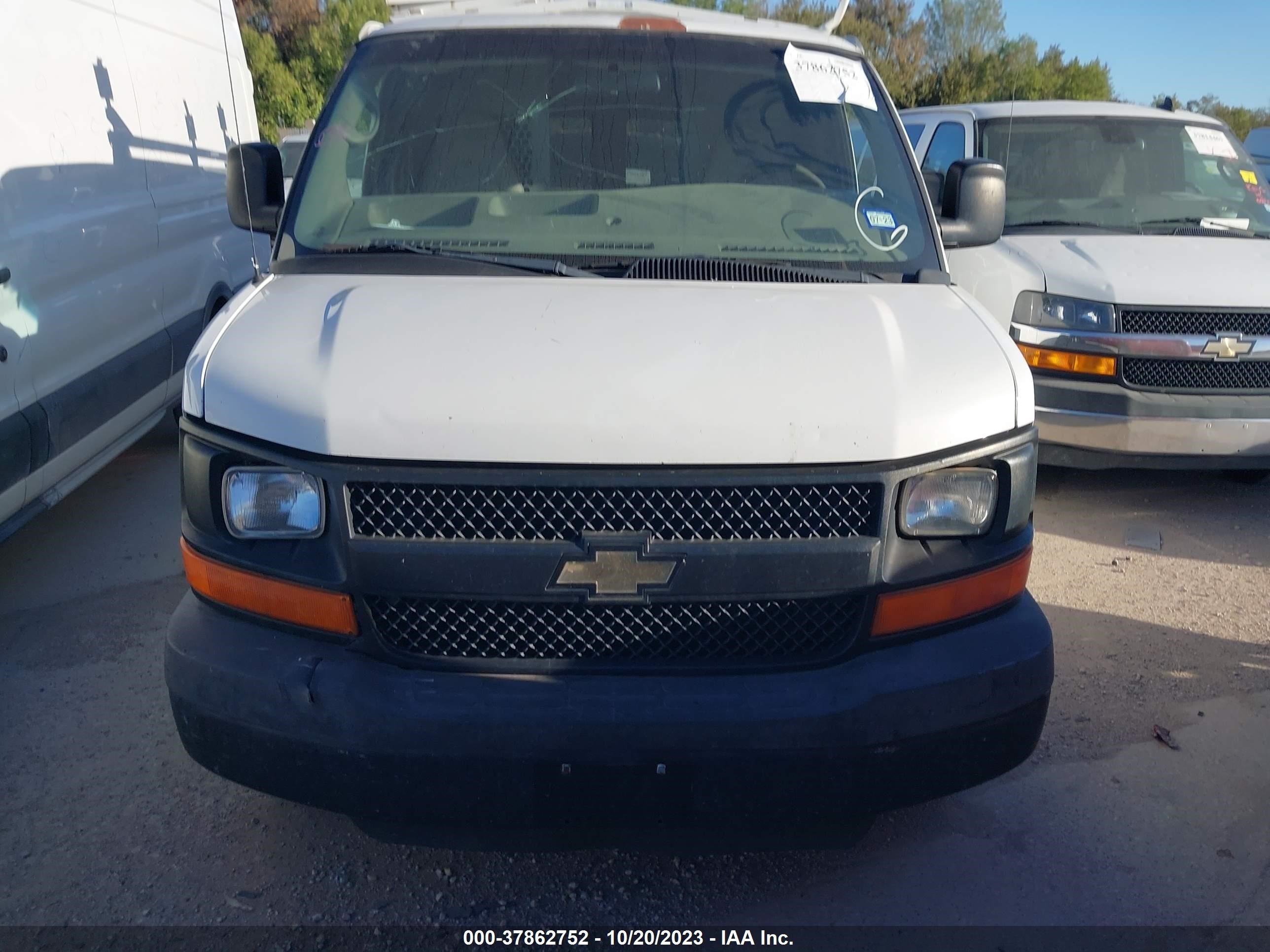 Photo 5 VIN: 1GCFG15X891128141 - CHEVROLET EXPRESS 