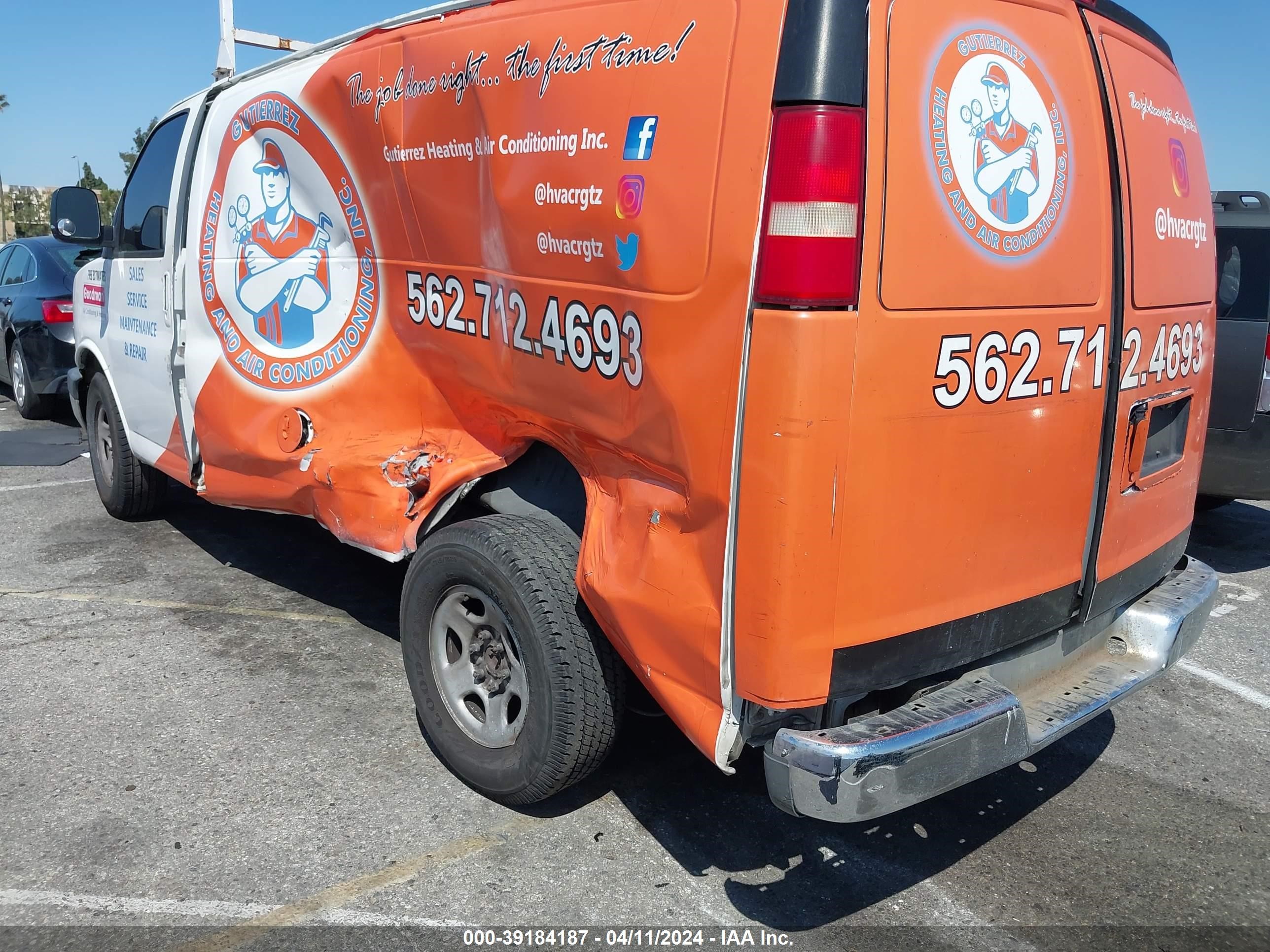 Photo 2 VIN: 1GCFG15X961247022 - CHEVROLET EXPRESS 