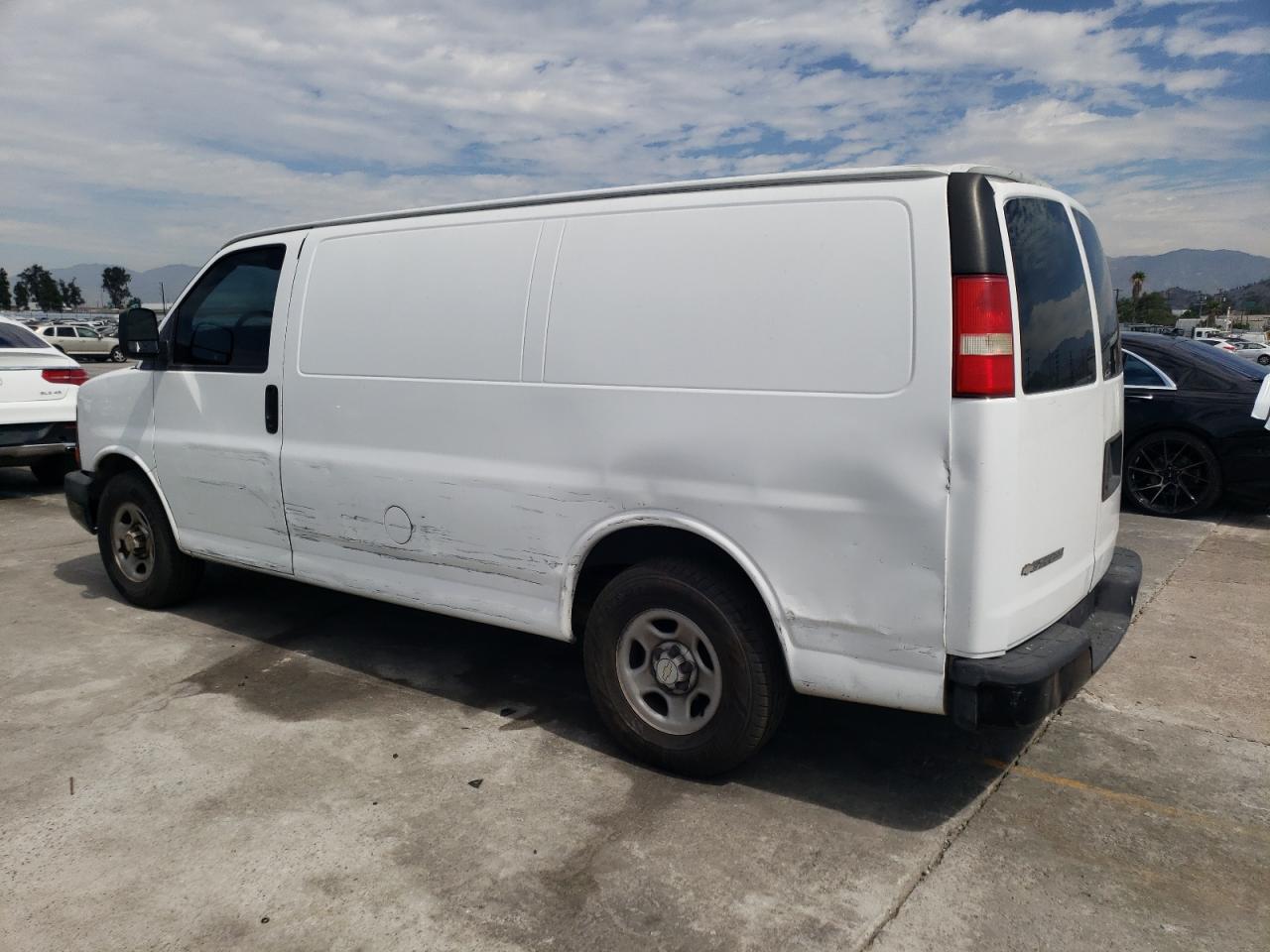 Photo 1 VIN: 1GCFG15X981108429 - CHEVROLET EXPRESS 