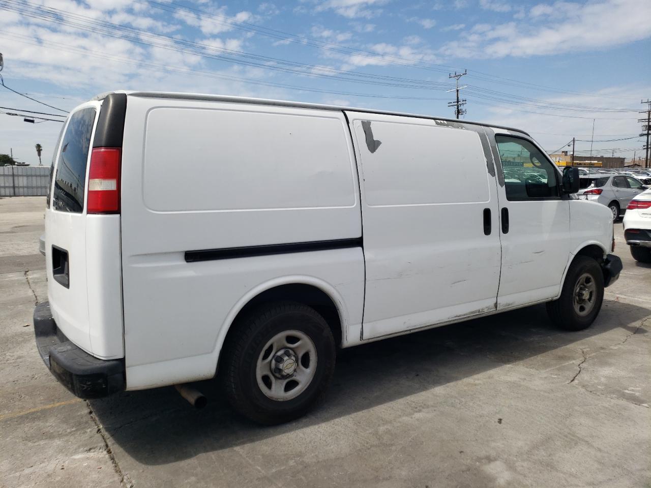 Photo 2 VIN: 1GCFG15X981108429 - CHEVROLET EXPRESS 